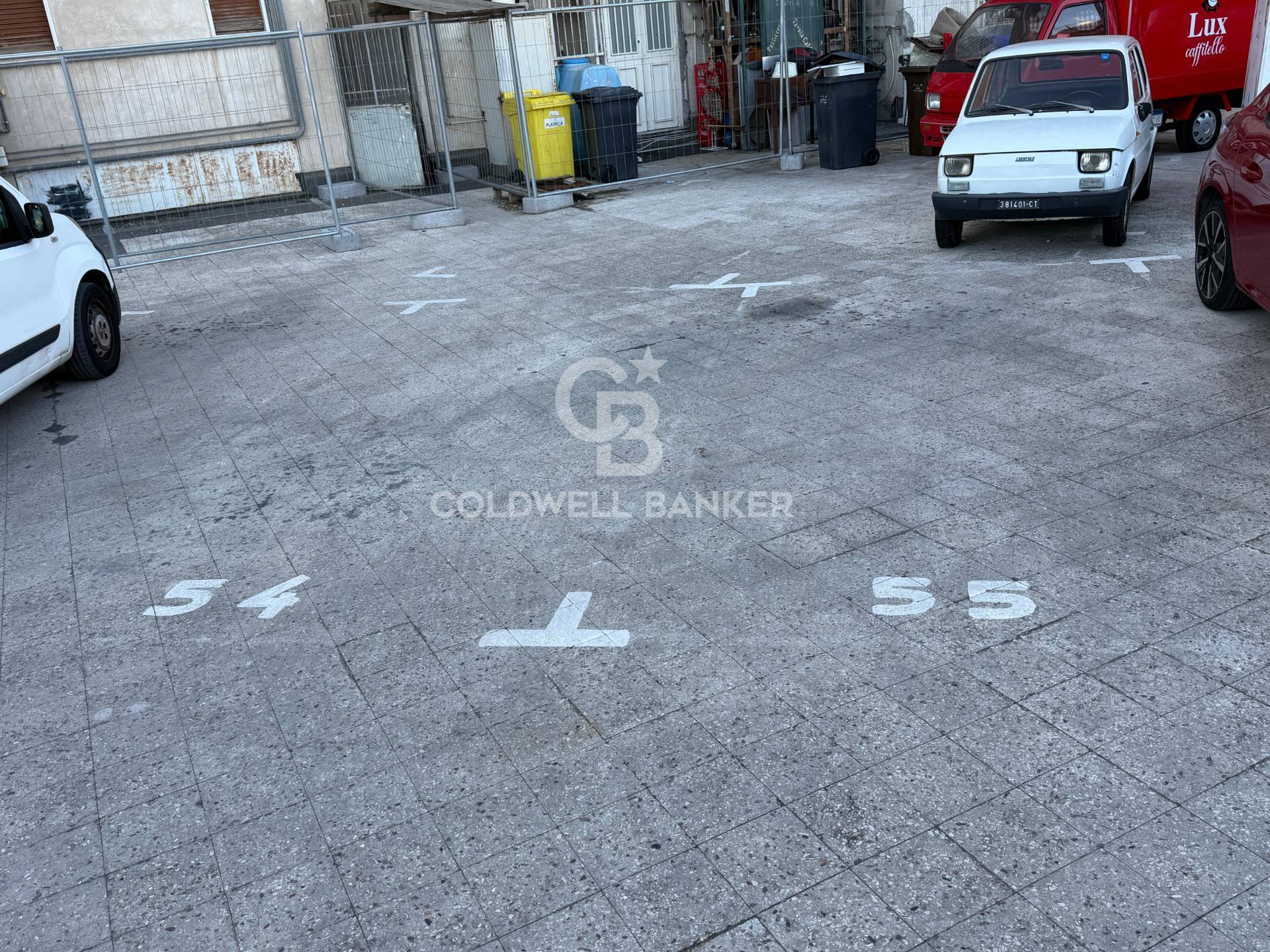 Posto auto scoperto in vendita a Catania, Zona centro