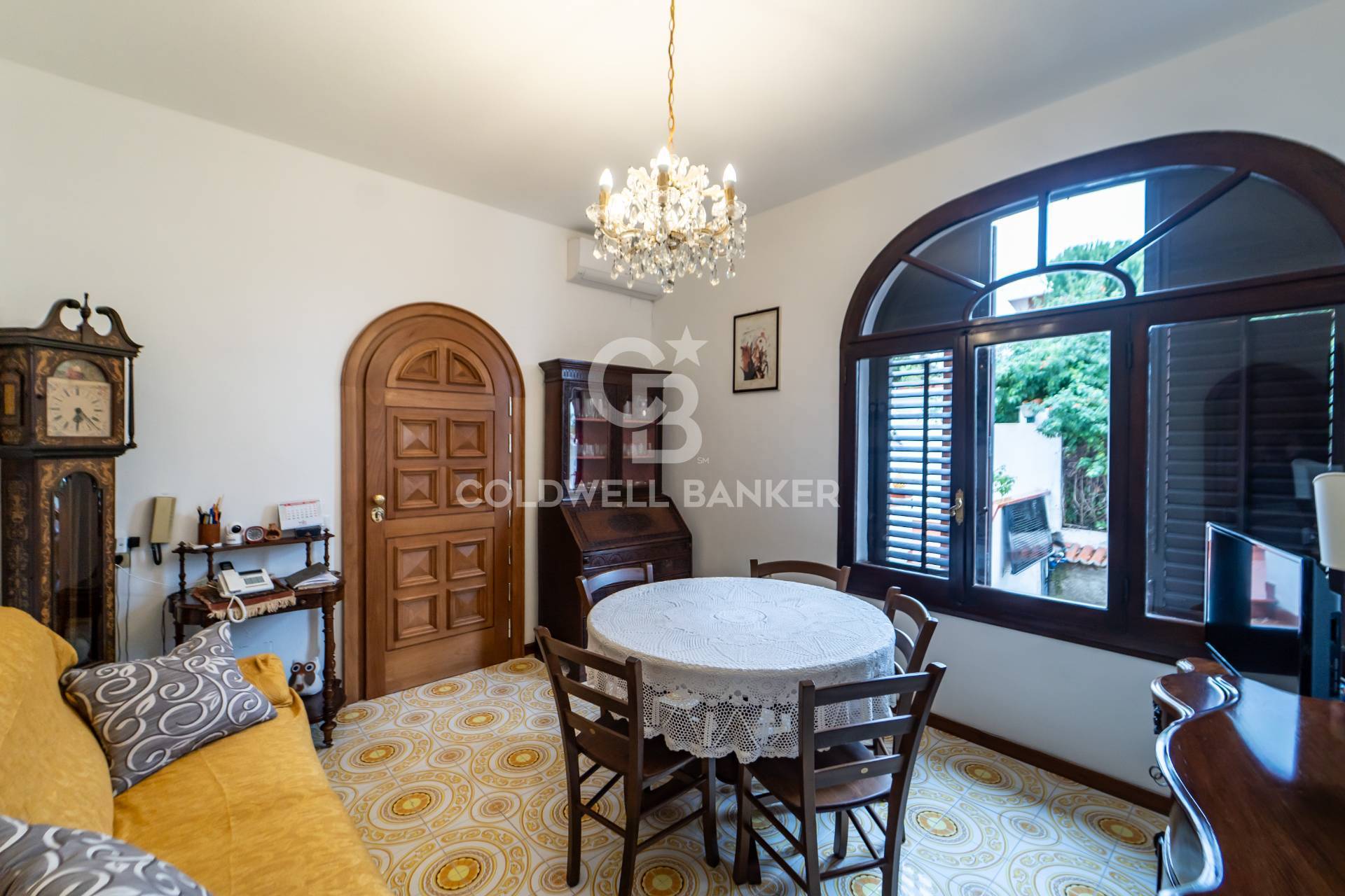 Villa bifamiliare in vendita a Messina, Via C. Pompea