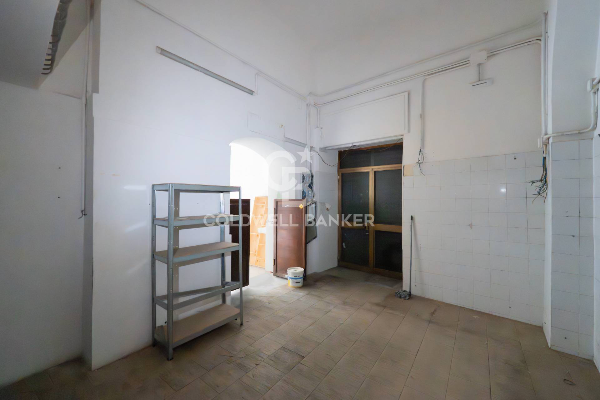 Locale commerciale in affitto a Acireale