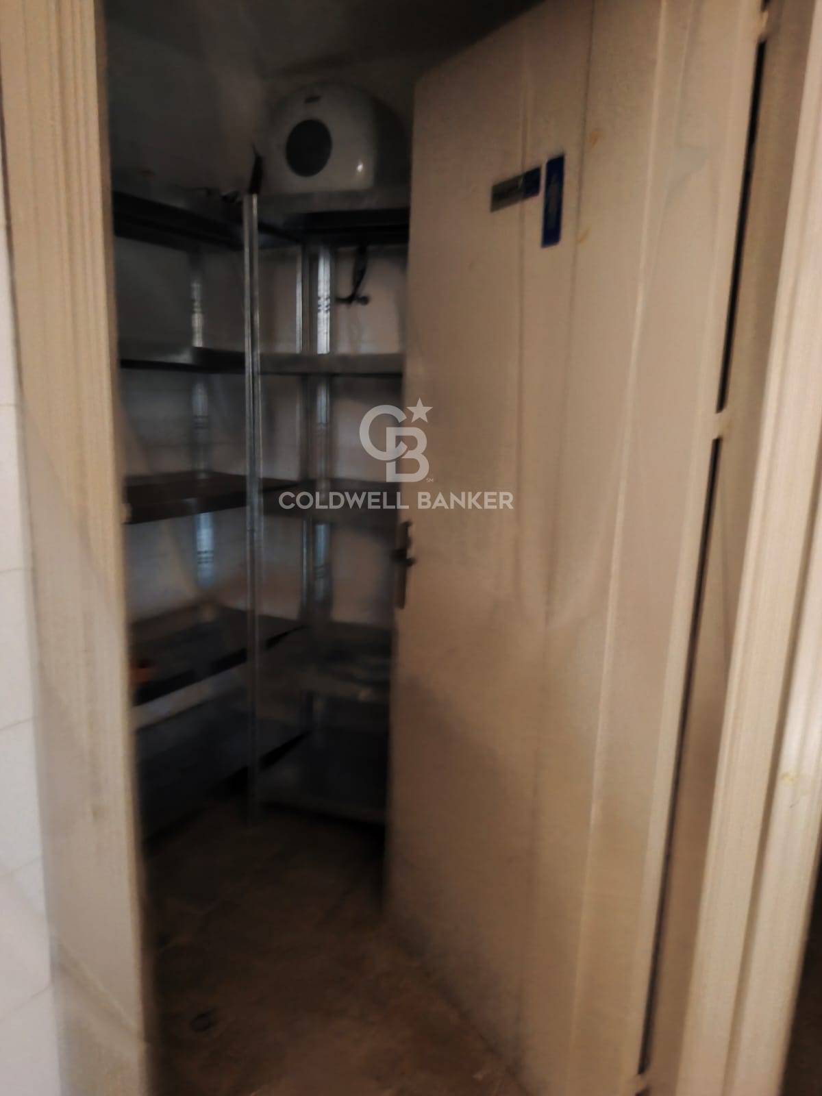 Locale commerciale in affitto a Acireale