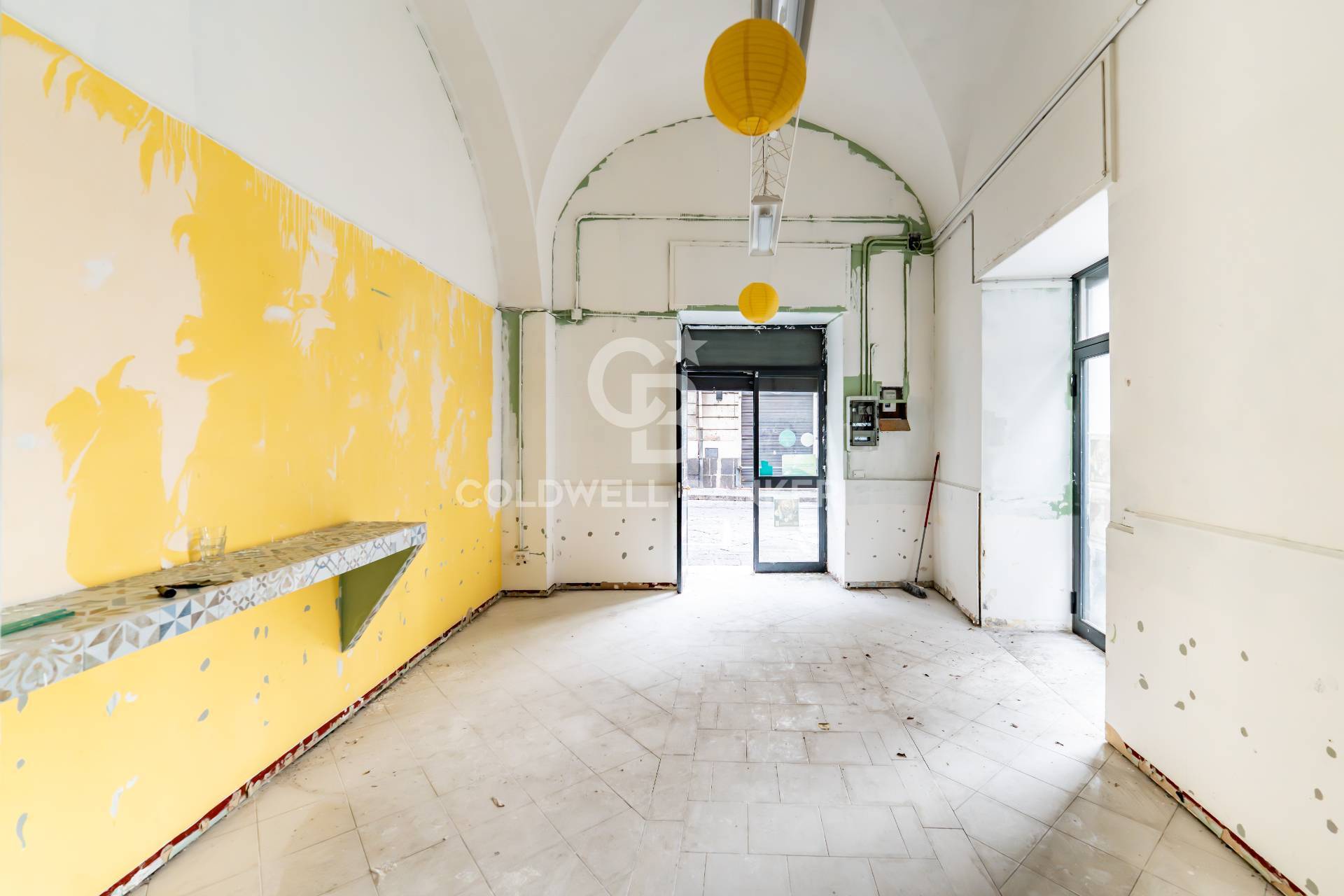 Locale commerciale in affitto a Acireale