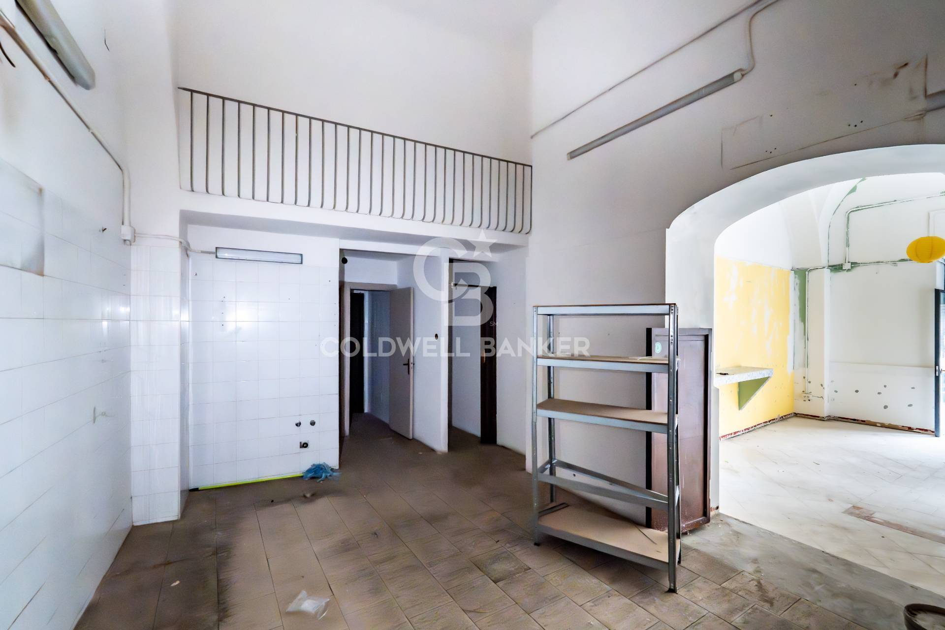 Locale commerciale in affitto a Acireale