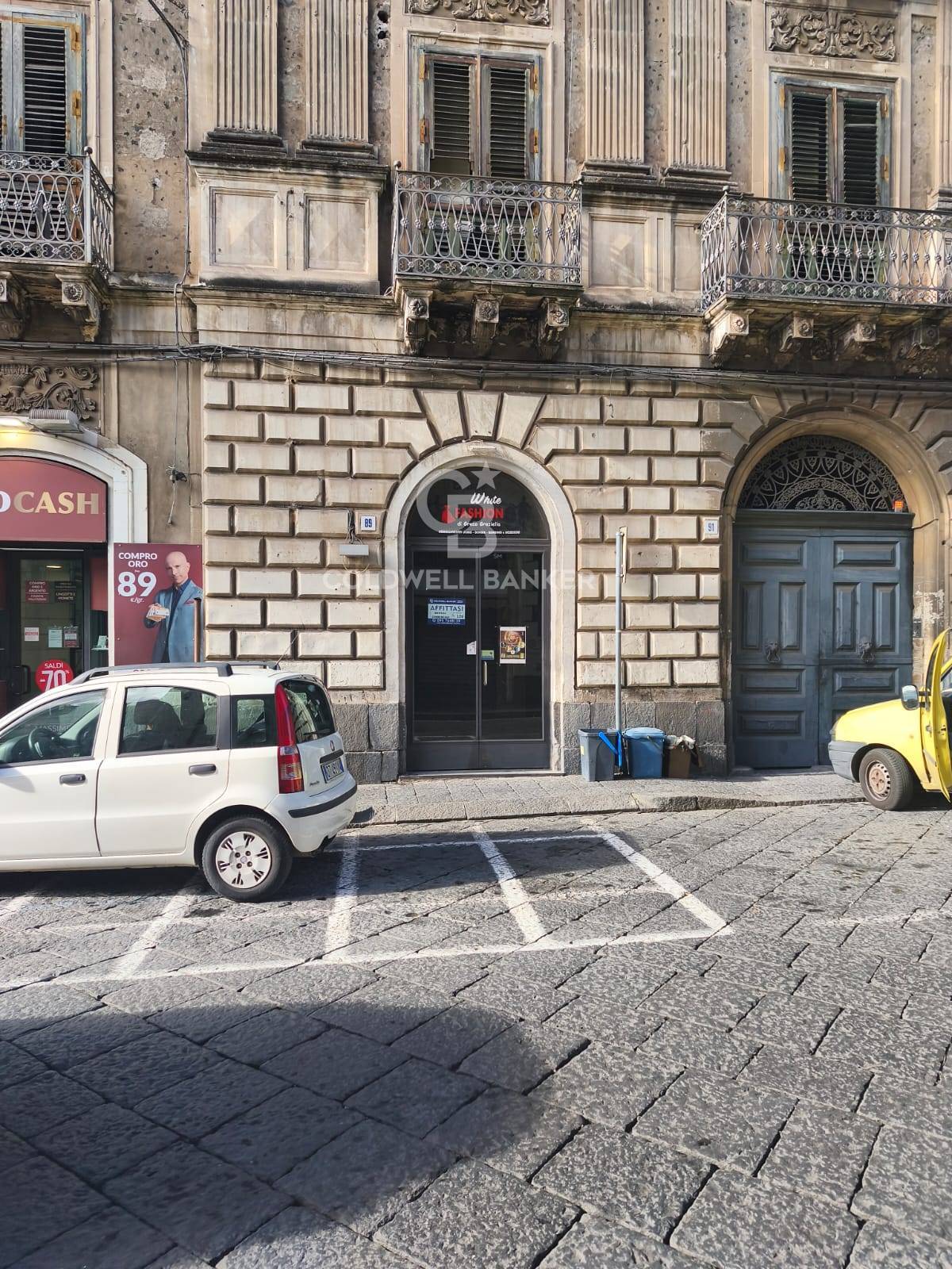 Attivit commerciale in affitto a Acireale