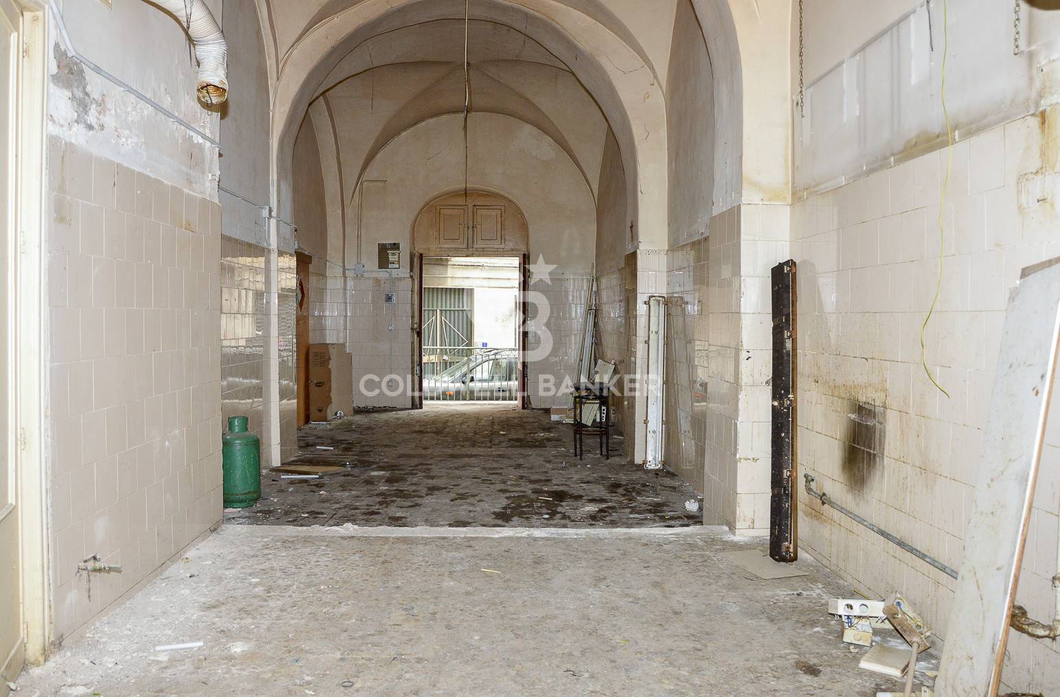 Locale commerciale in affitto a Acireale