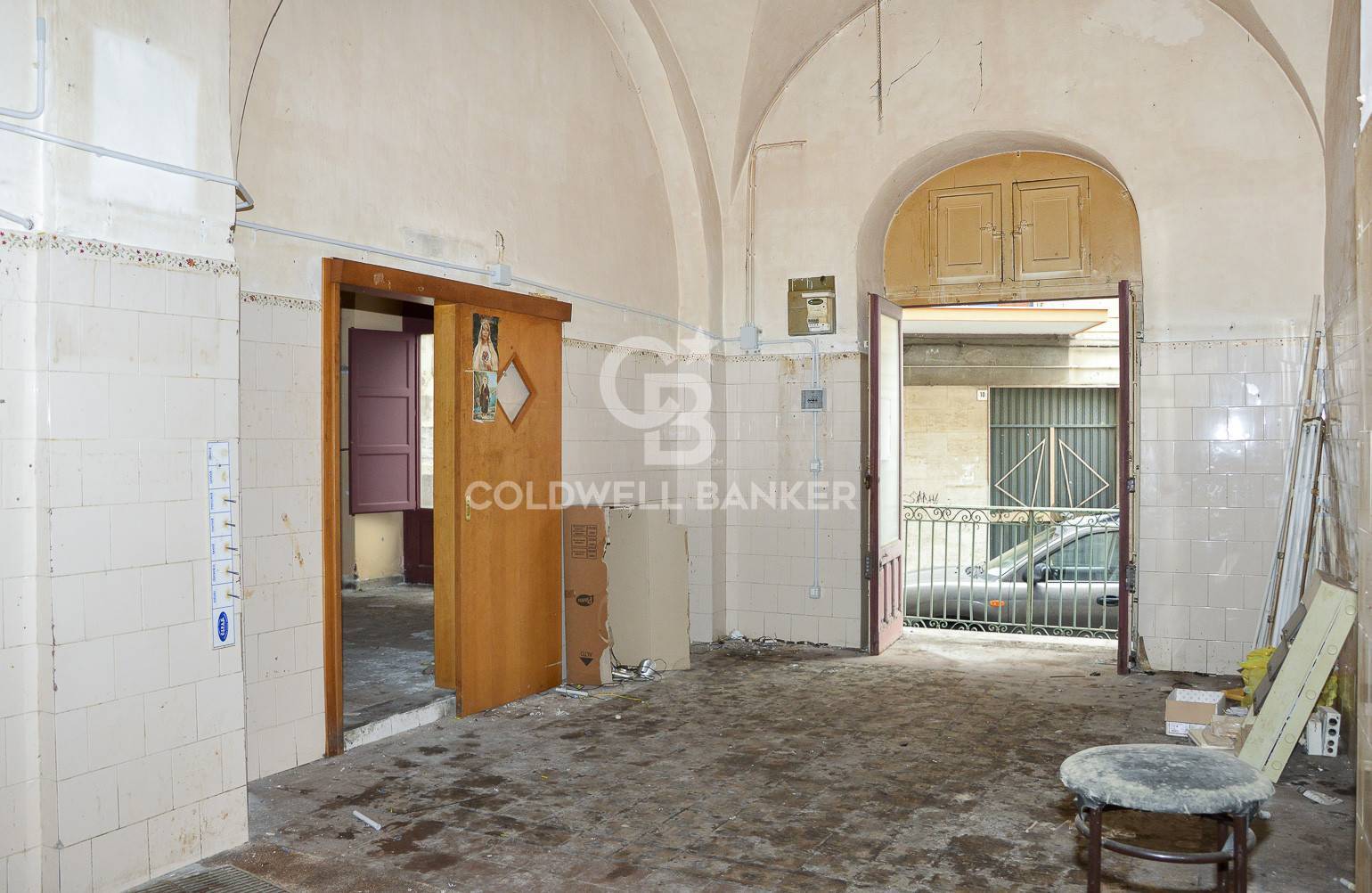 Locale commerciale in affitto a Acireale