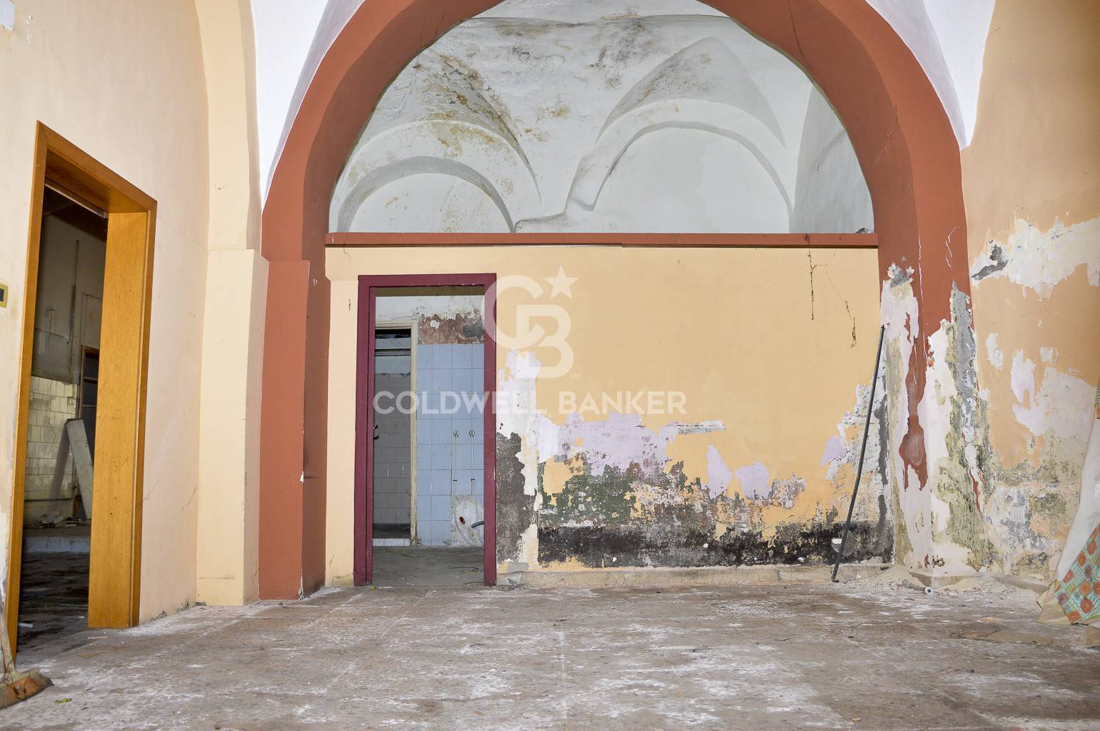 Locale commerciale in affitto a Acireale