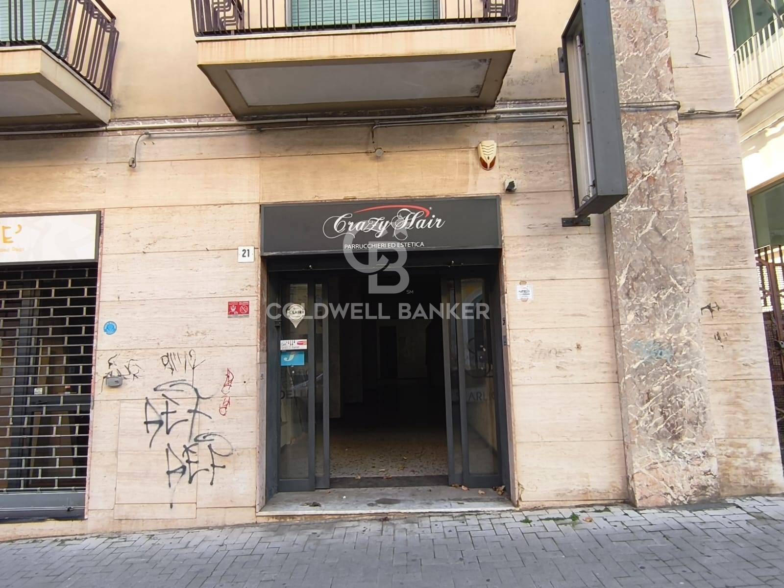 Locale commerciale in affitto a Acireale