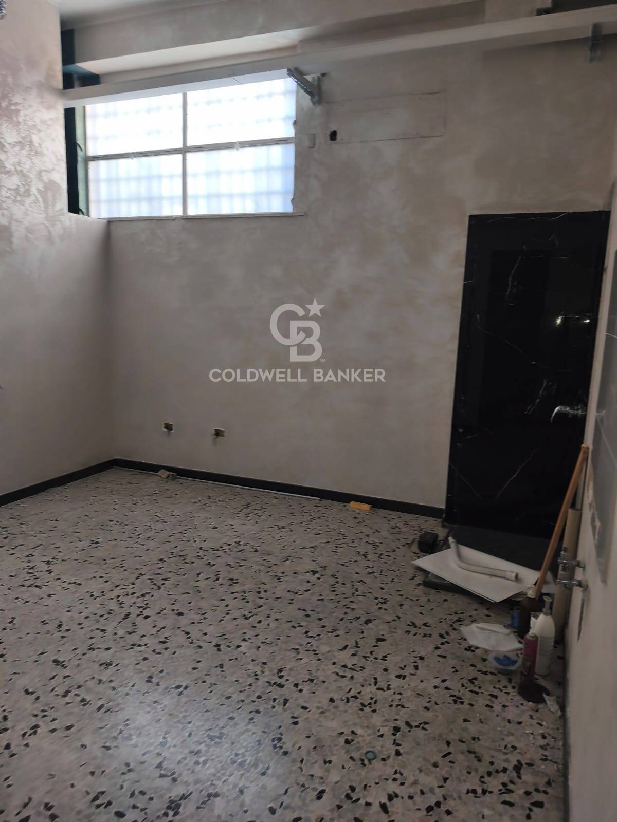 Locale commerciale in affitto a Acireale