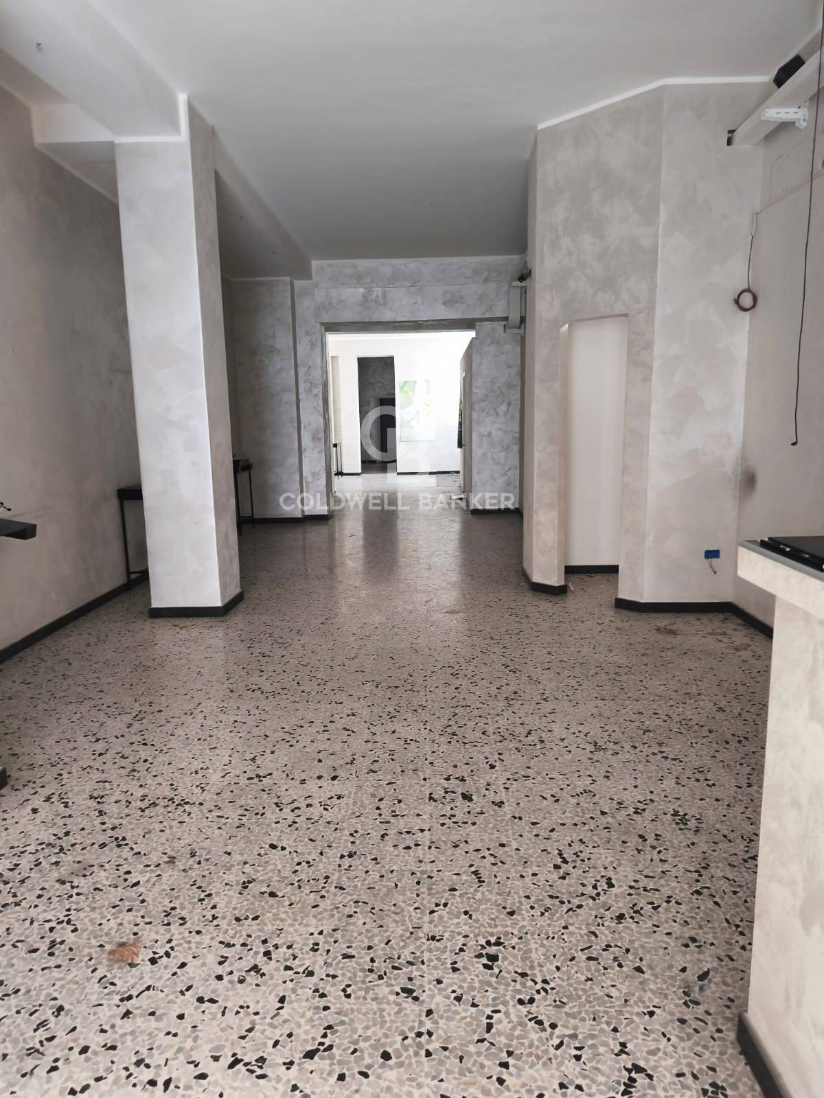 Locale commerciale in affitto a Acireale