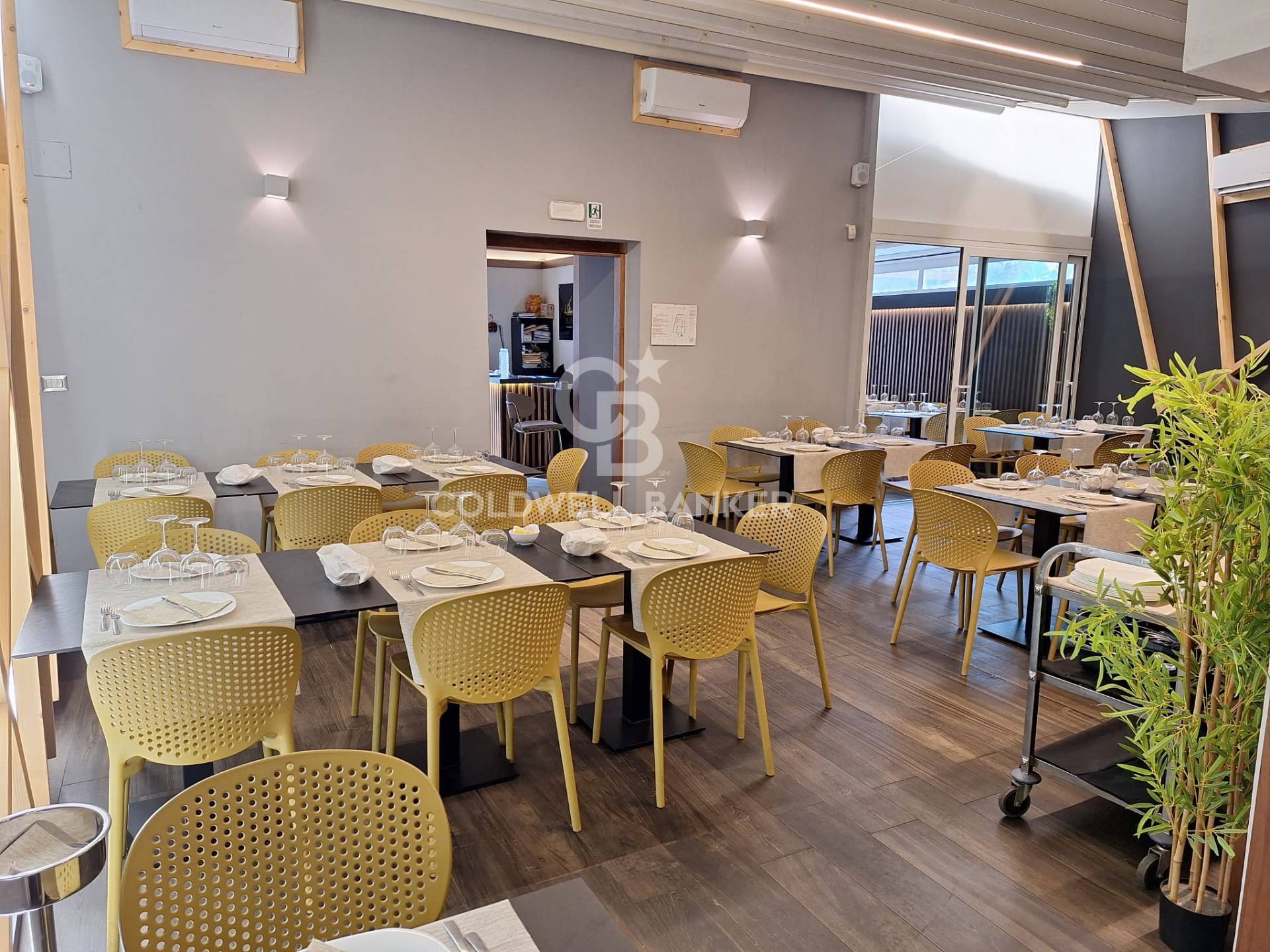 Attivit commerciale in vendita a Aci Castello