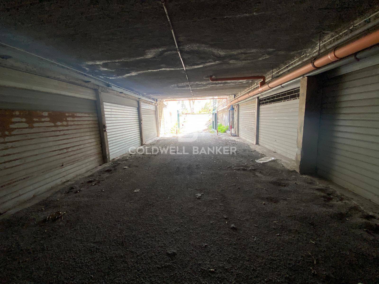 Box o garage in vendita a Giardini-Naxos