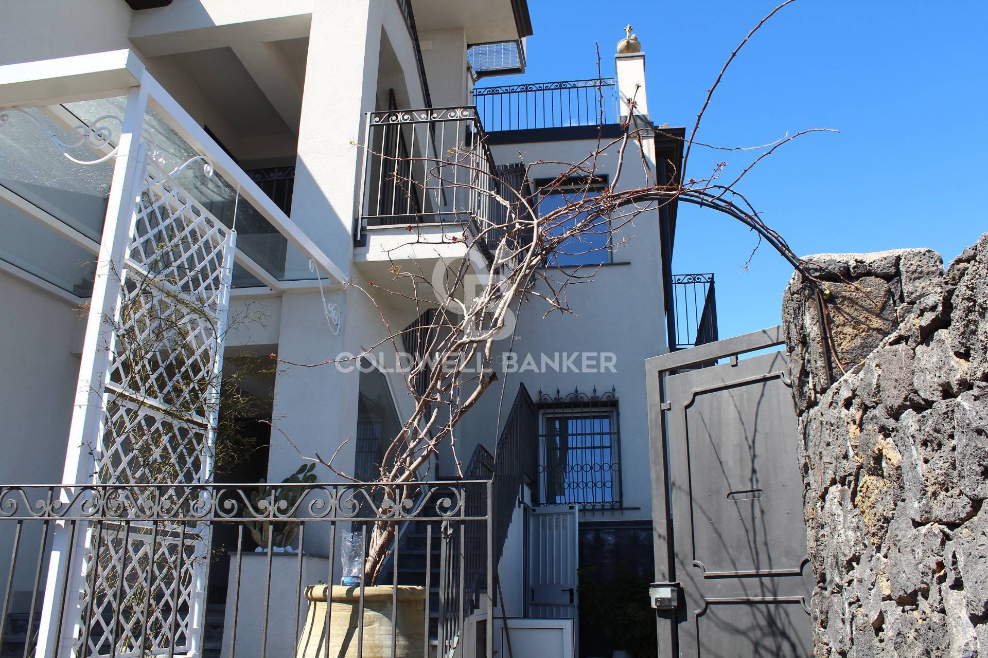 Casa semi indipendente in affitto a Catania