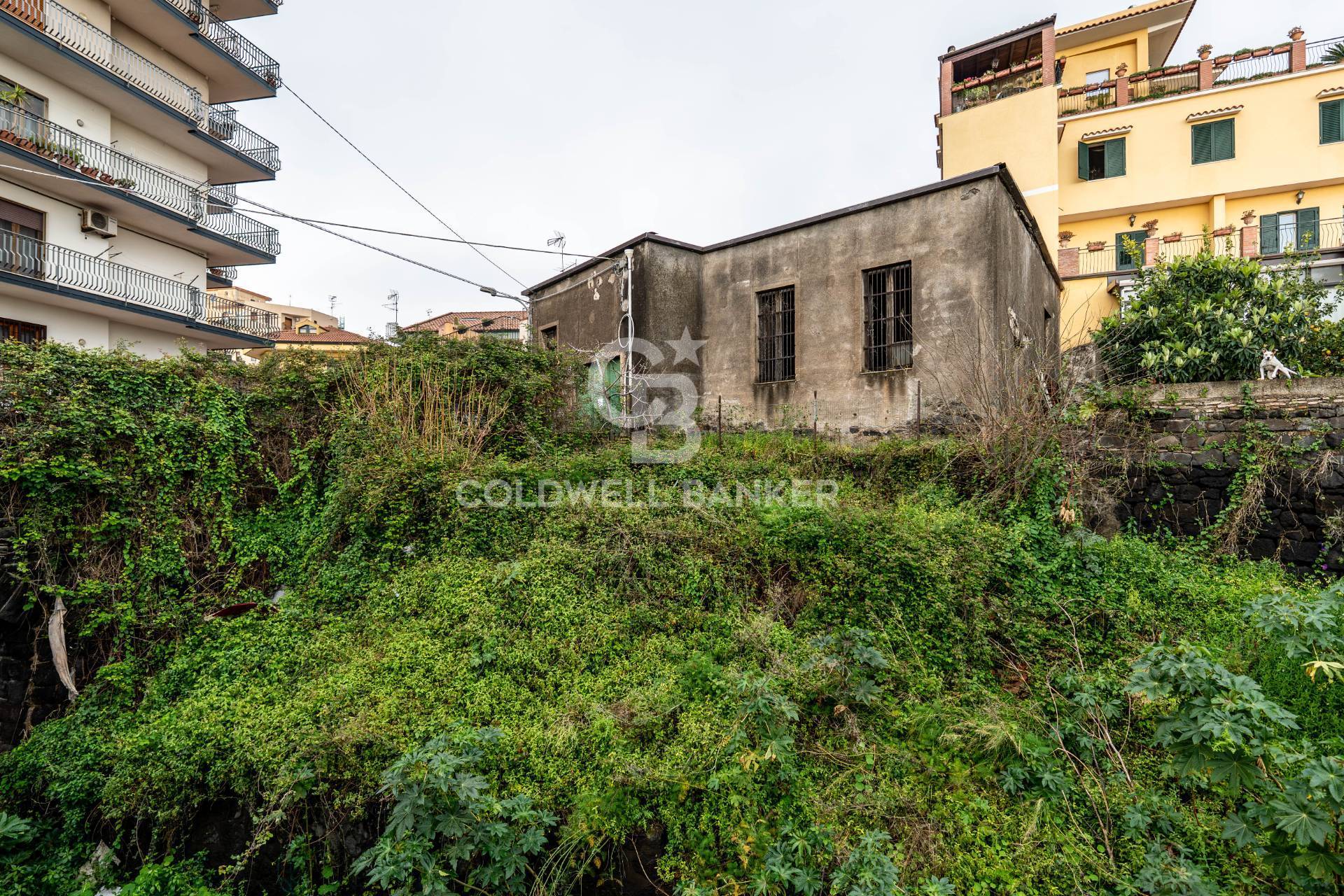 Magazzino in vendita a Acireale