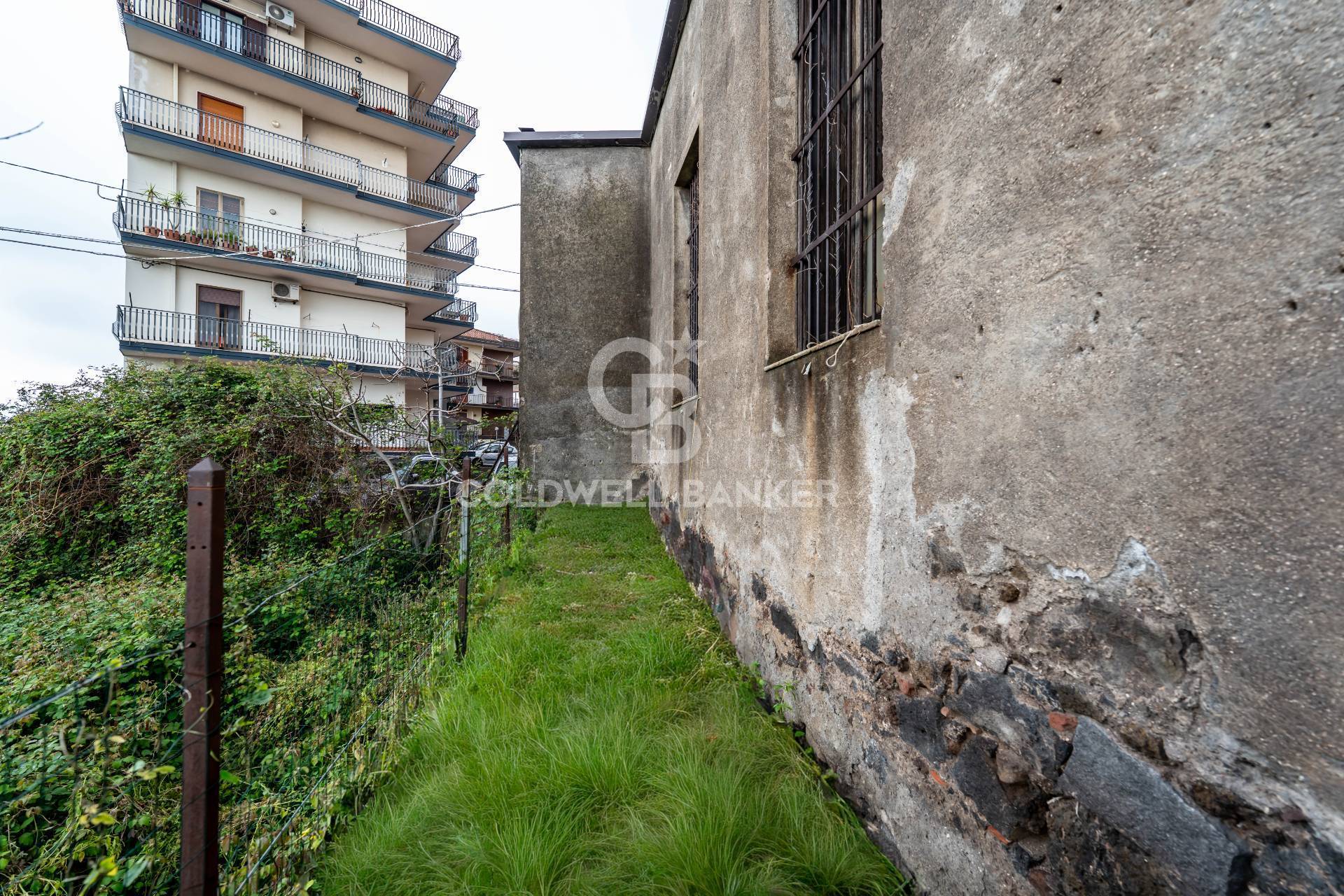 Magazzino in vendita a Acireale