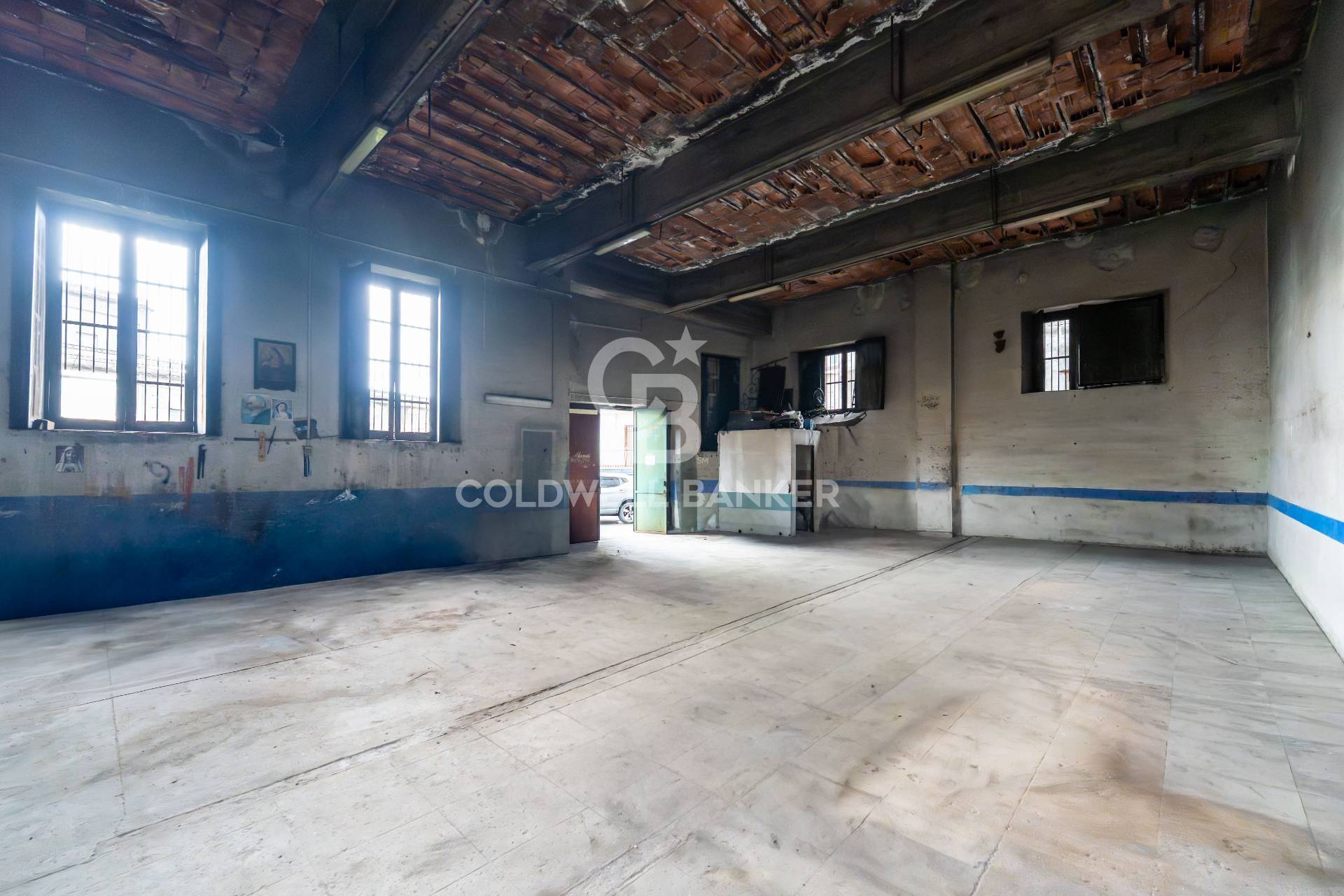 Magazzino in vendita a Acireale