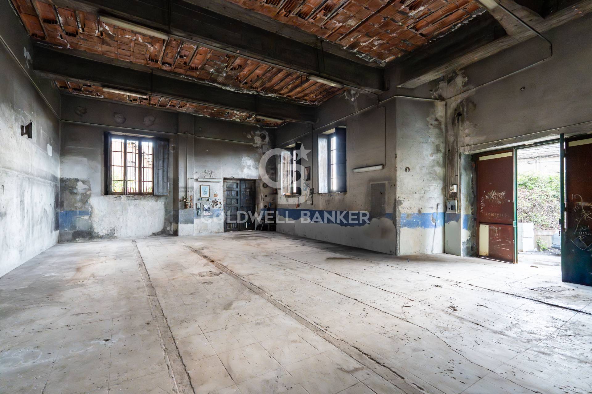 Magazzino in vendita a Acireale