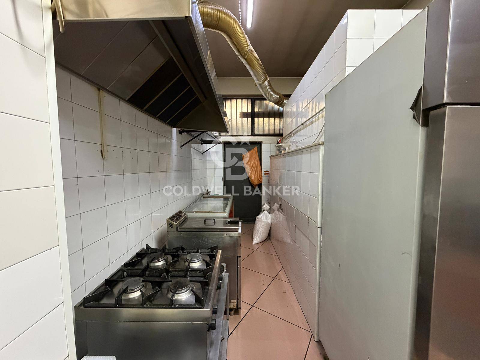 Attivit commerciale in vendita a Aci Catena