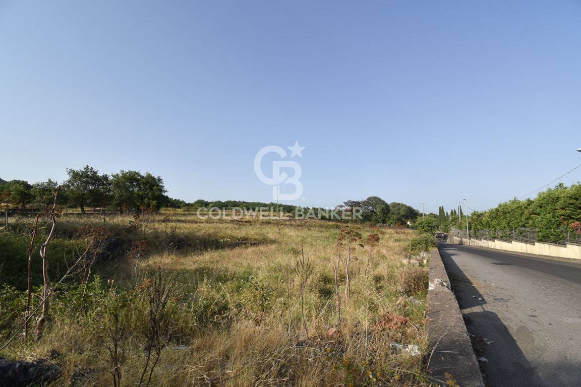 Terreno in vendita a Aci Sant'Antonio, Lavinaio