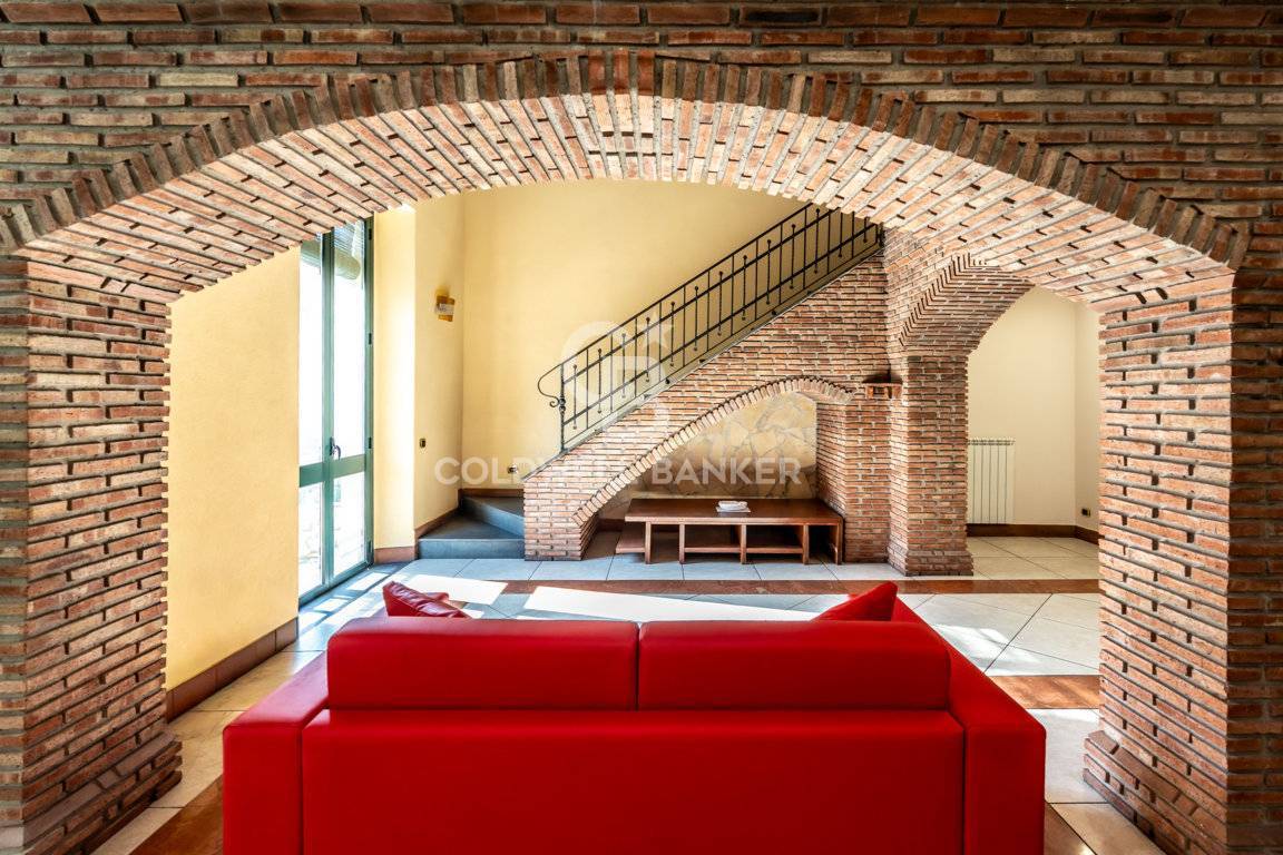 Appartamento indipendente in affitto a Aci Catena