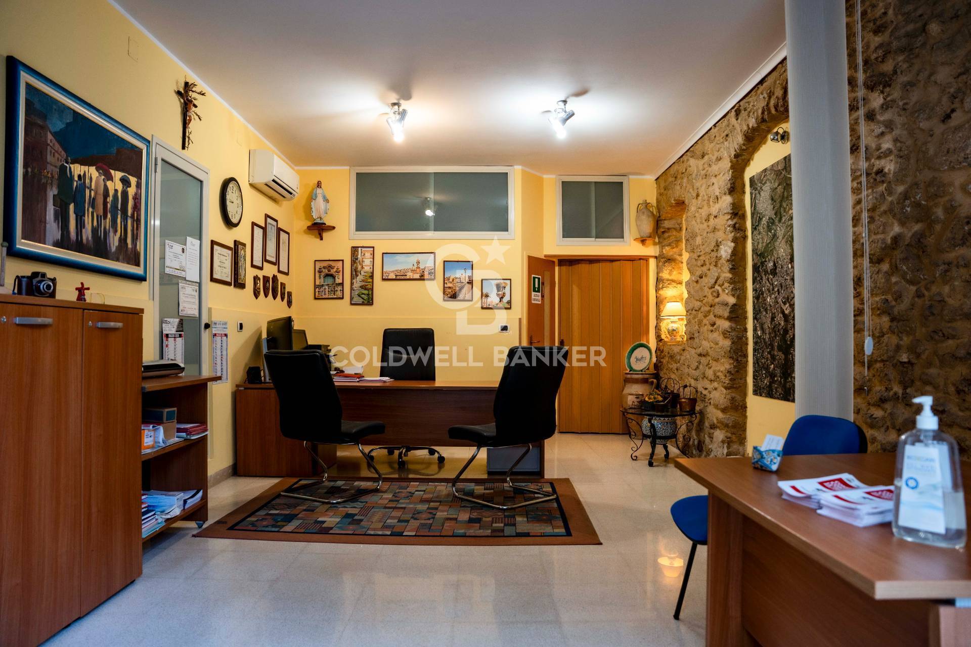 Locale commerciale in vendita a Caltagirone