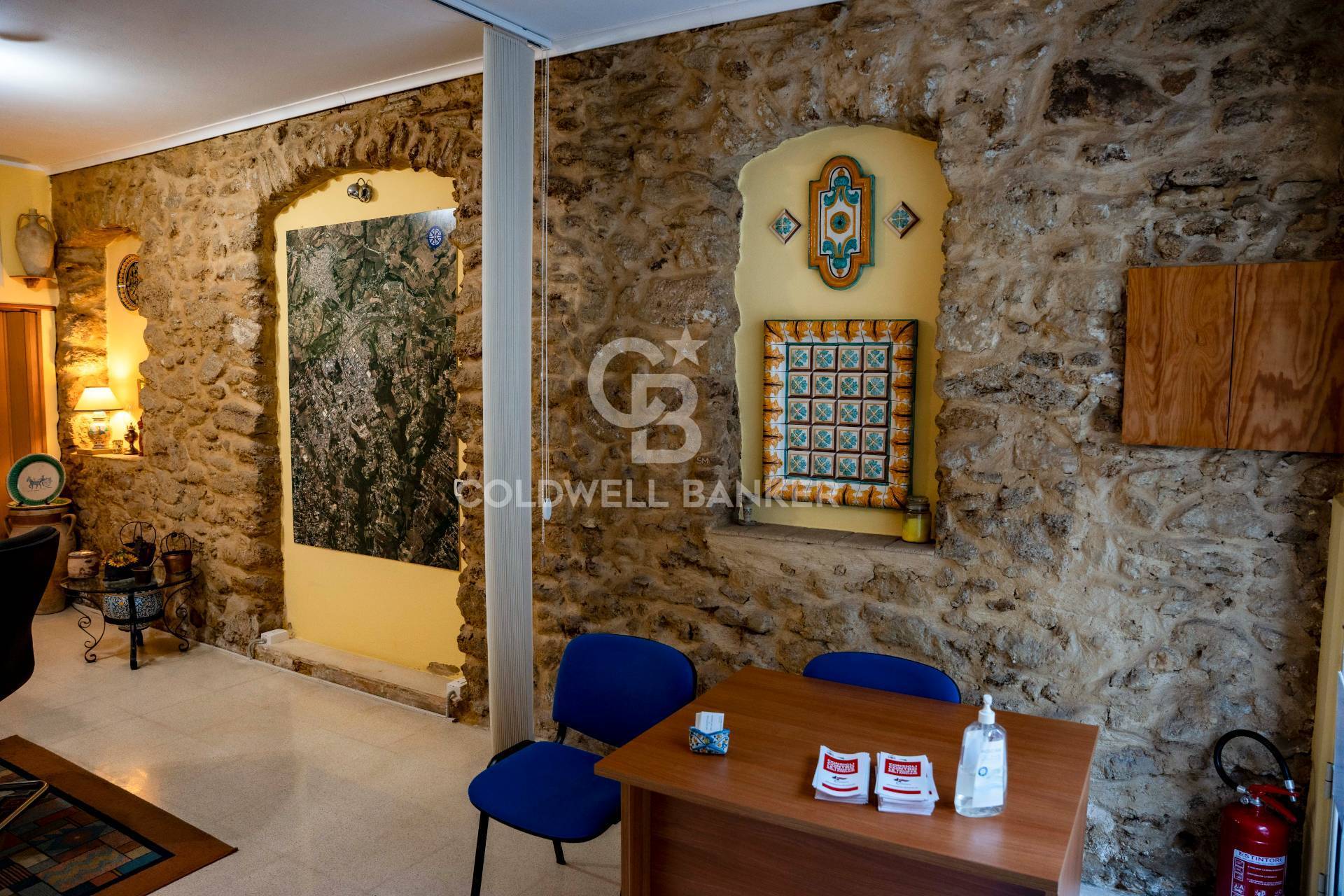 Locale commerciale in vendita a Caltagirone