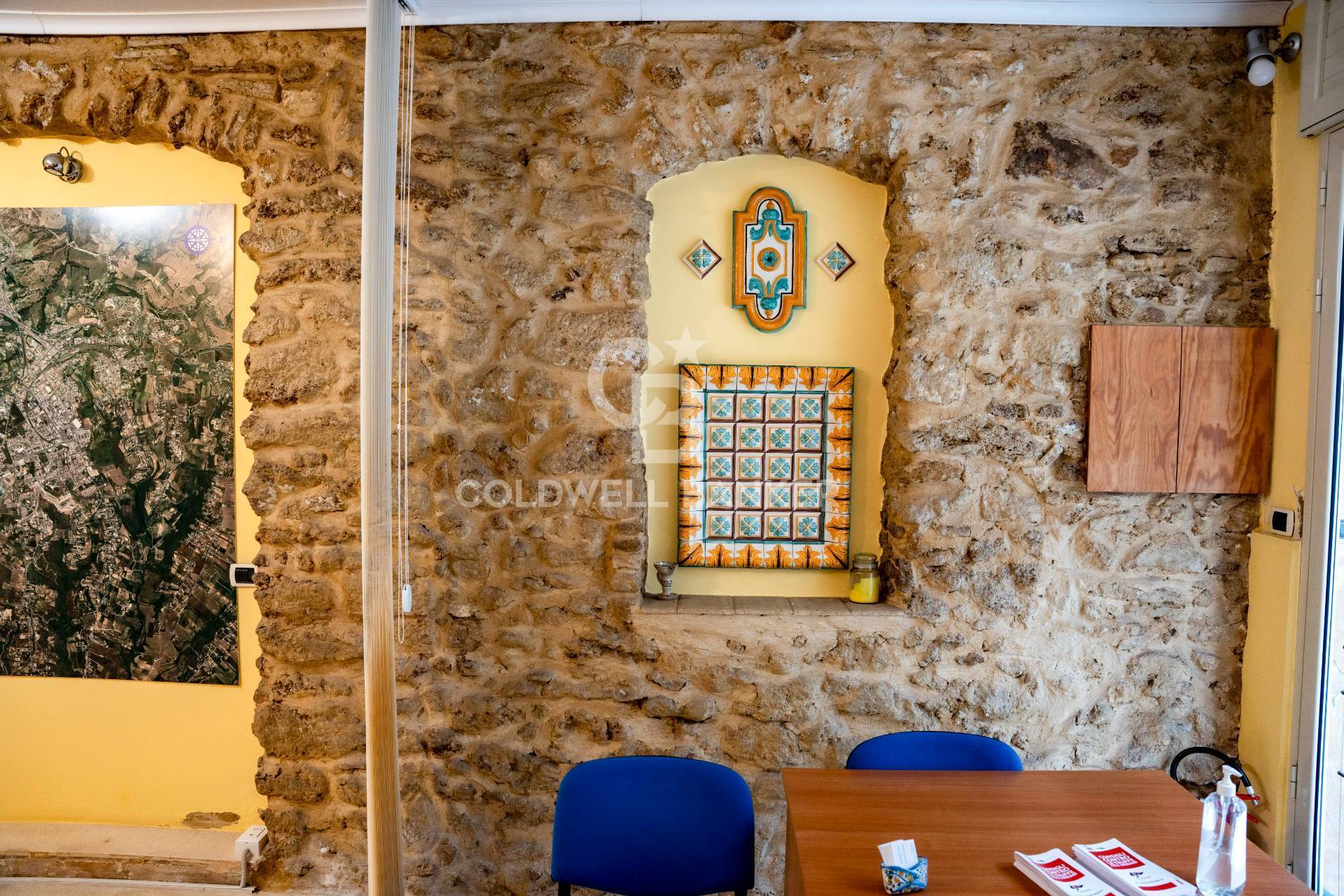Locale commerciale in vendita a Caltagirone