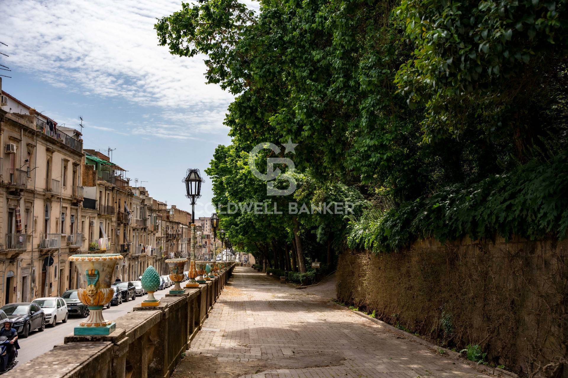 Palazzo in vendita a Caltagirone