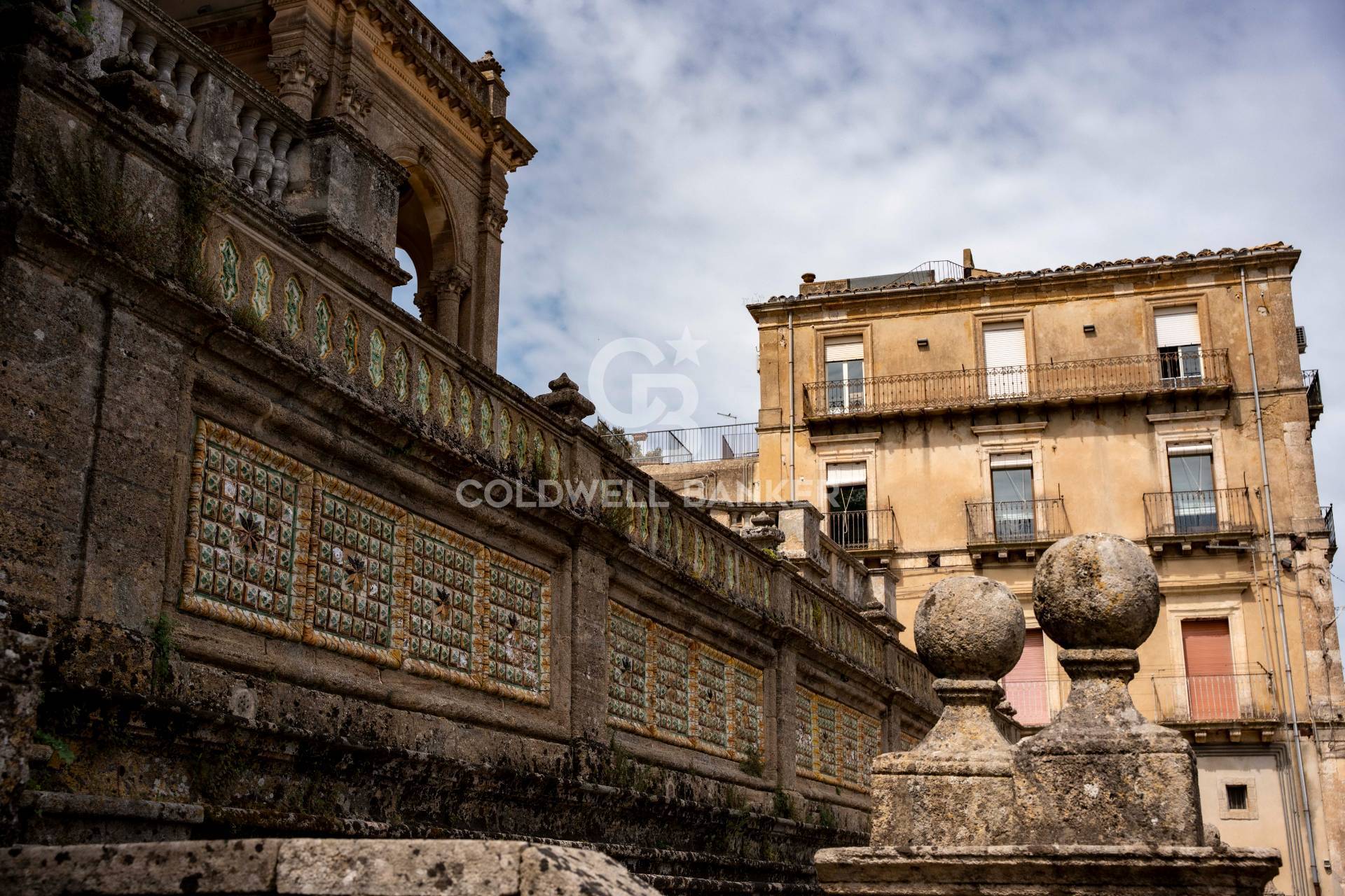 Palazzo in vendita a Caltagirone