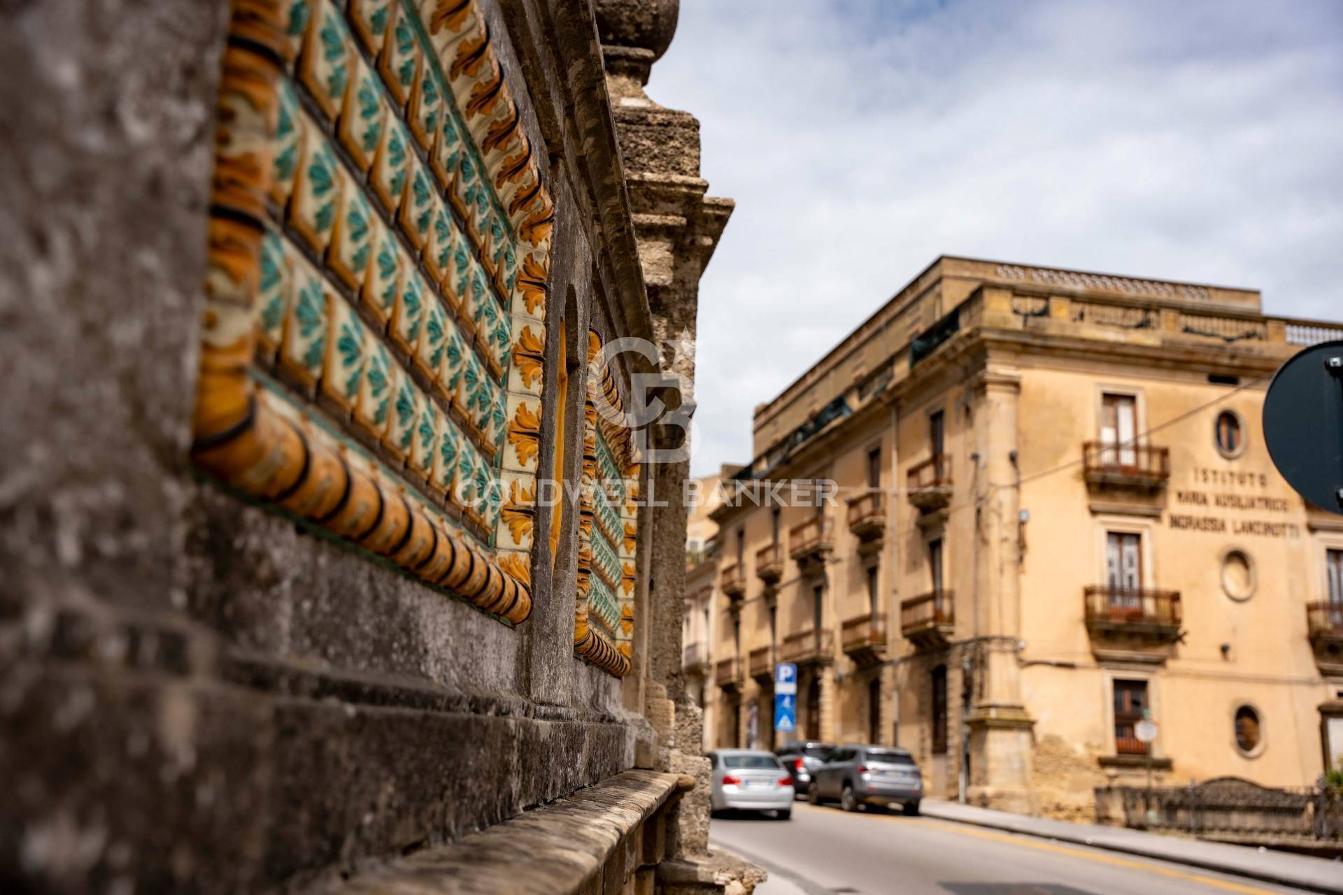 Palazzo in vendita a Caltagirone