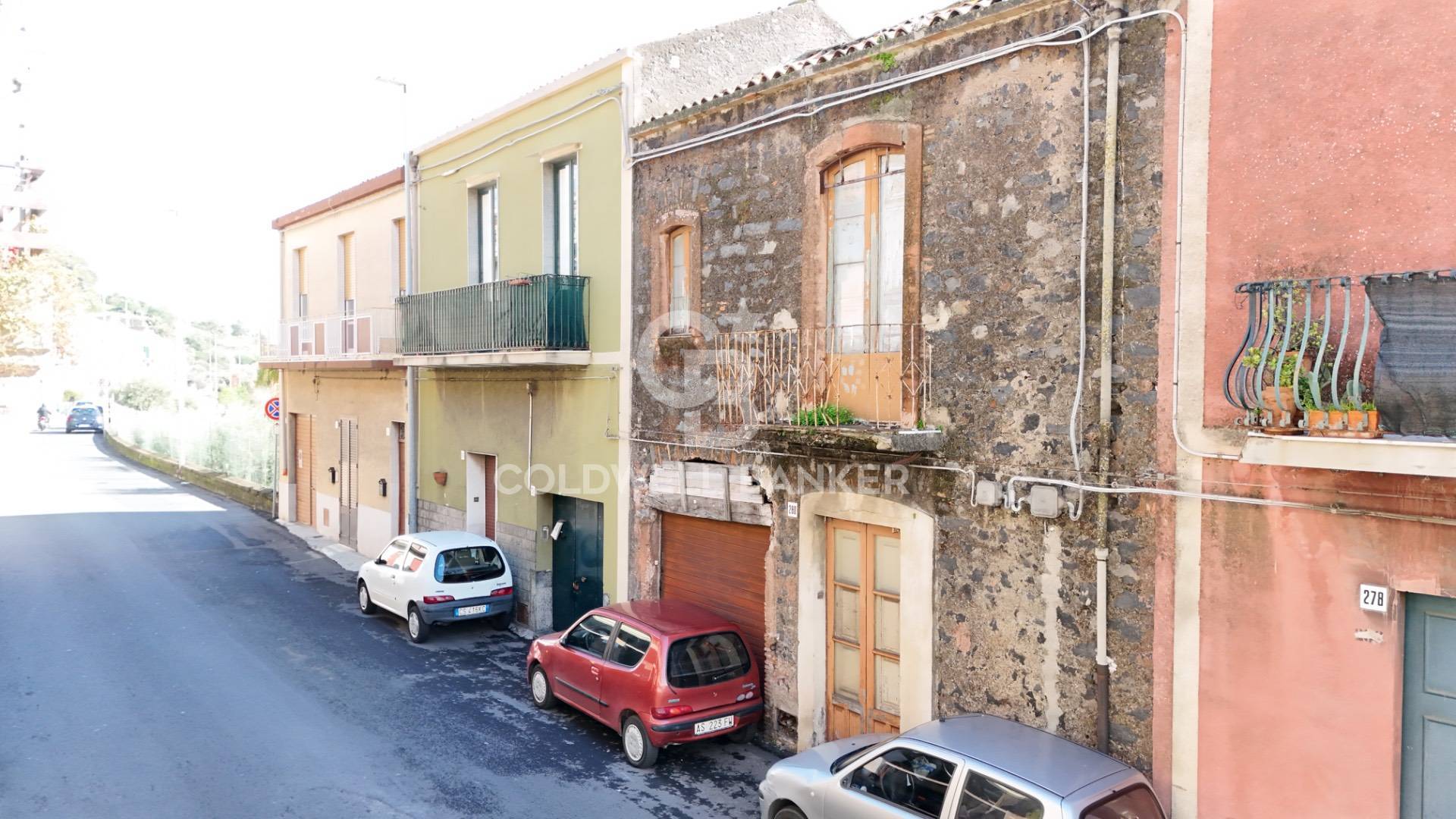 Casa indipendente in vendita a Aci Castello