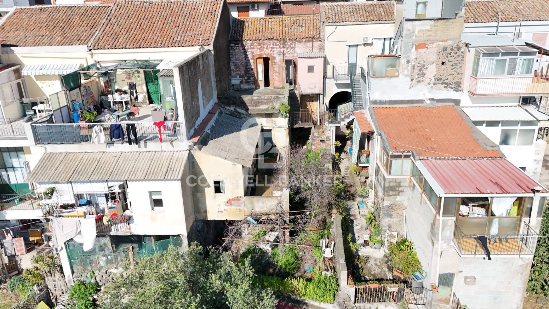 Casa indipendente in vendita a Aci Castello