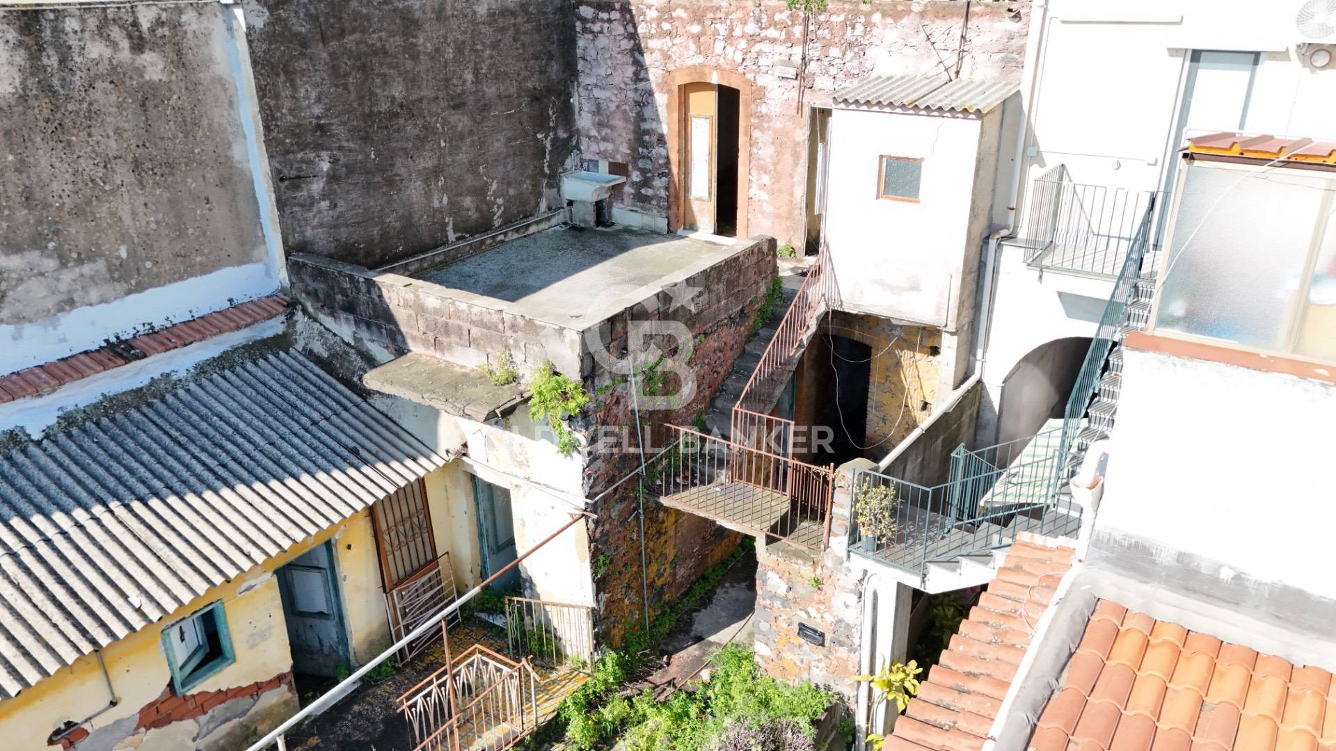 Casa indipendente in vendita a Aci Castello