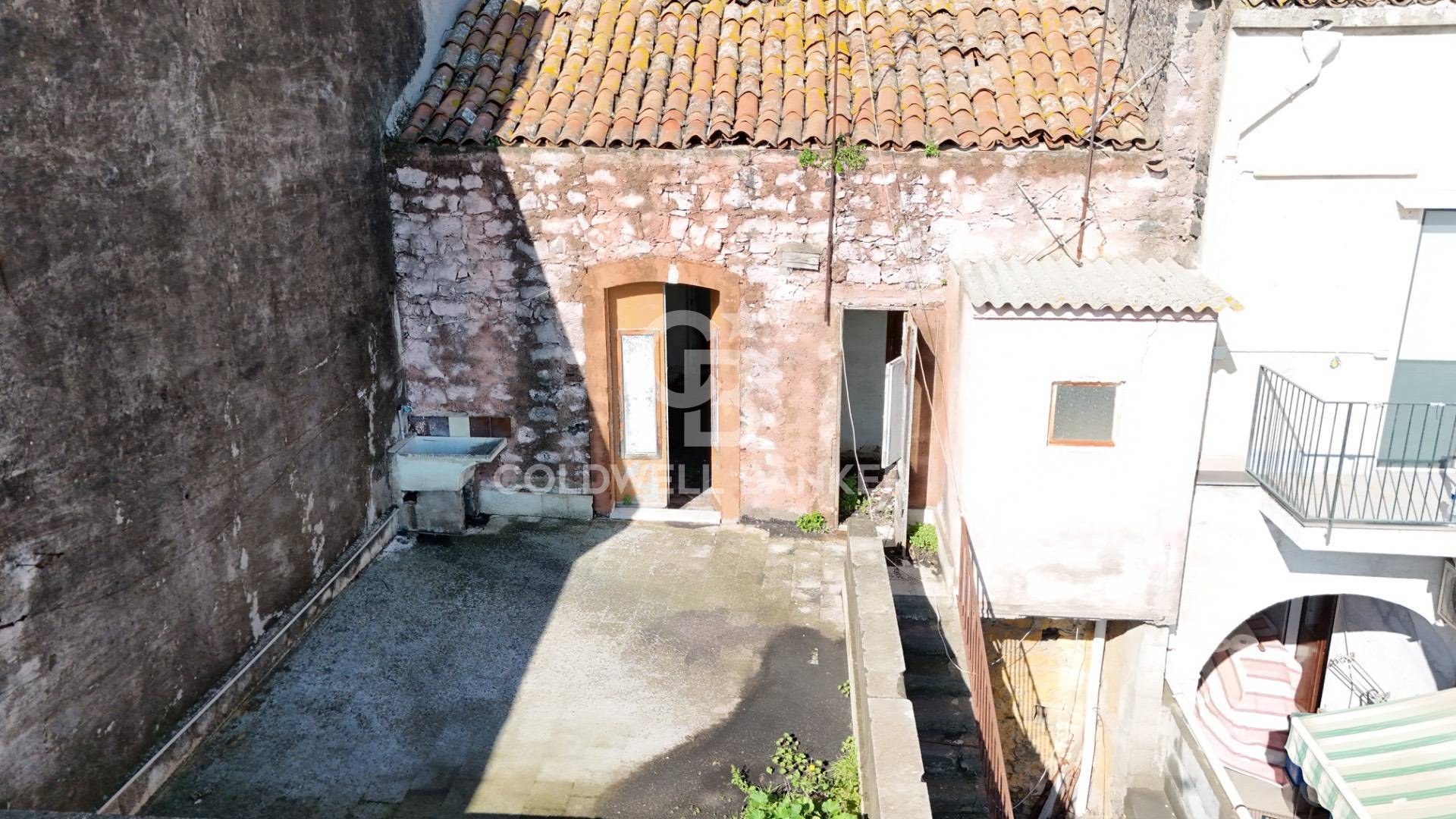 Casa indipendente in vendita a Aci Castello