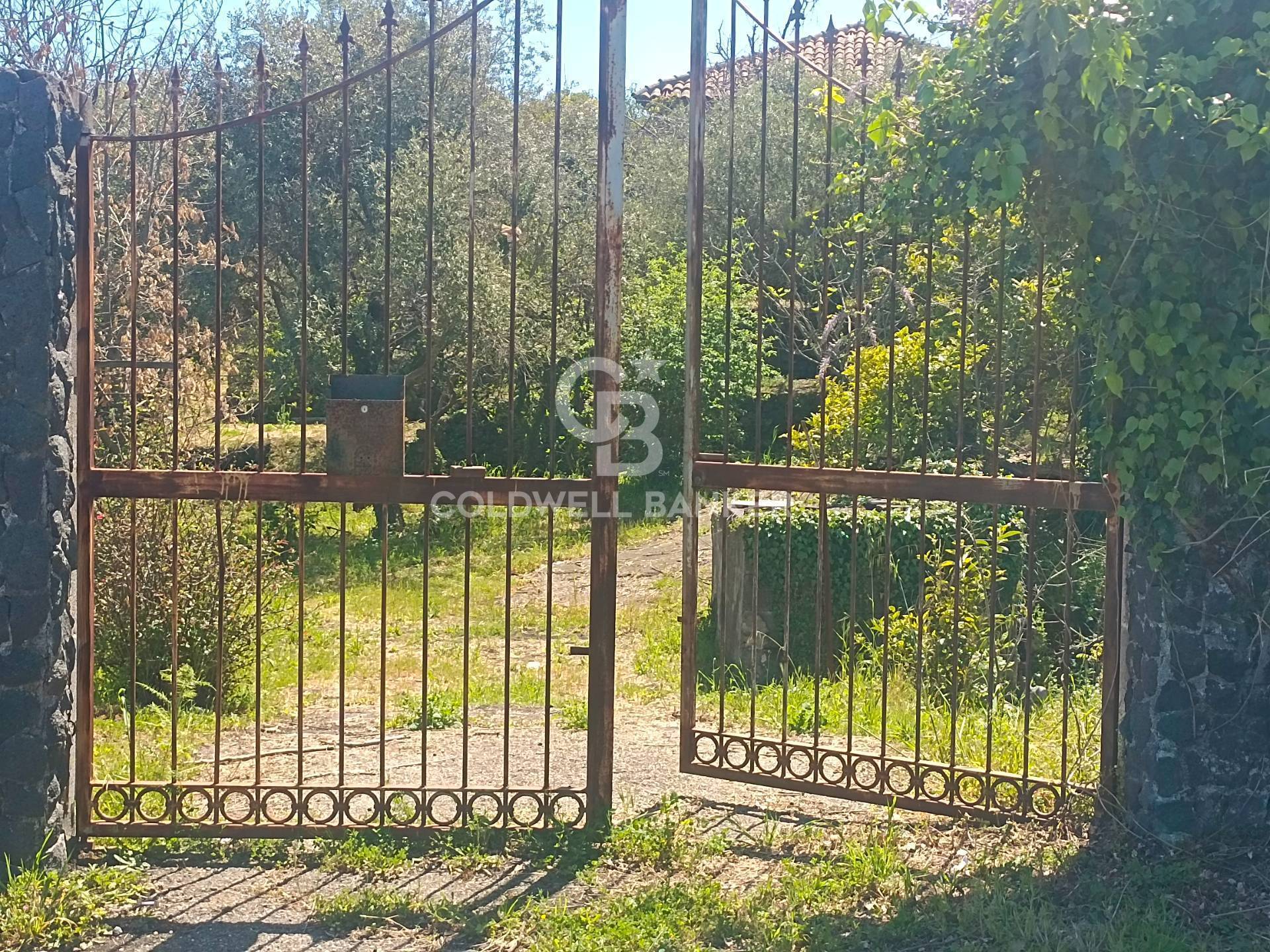 Magazzino in vendita a Santa Venerina