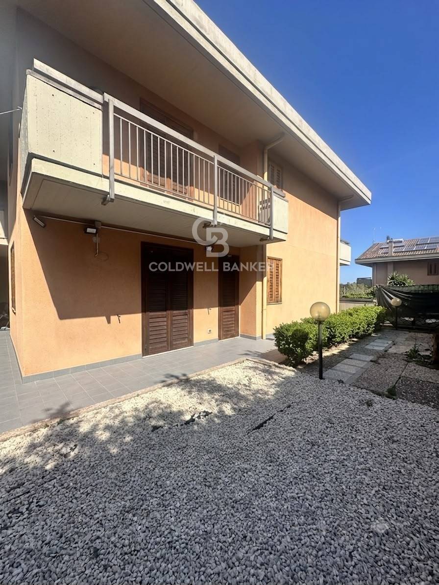 Villa bifamiliare in vendita a Aci Catena