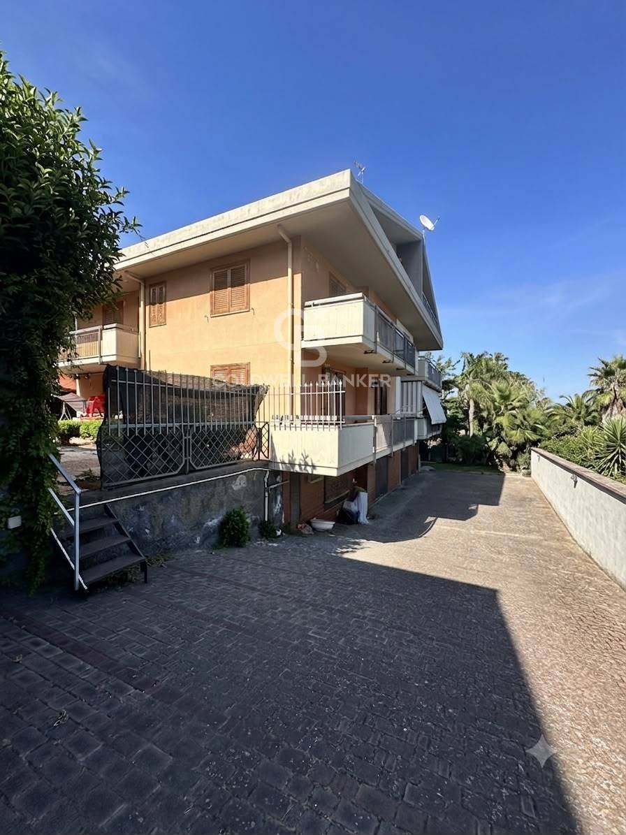 Villa bifamiliare in vendita a Aci Catena