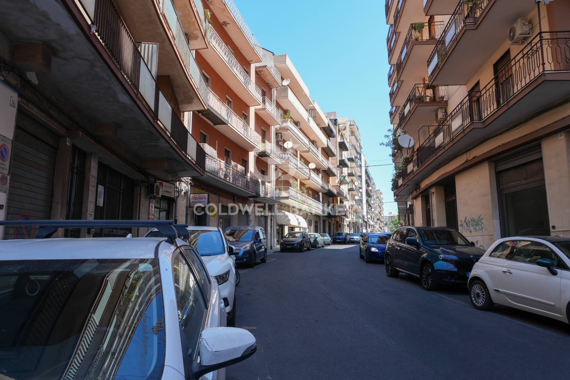 Locale commerciale in affitto a Acireale