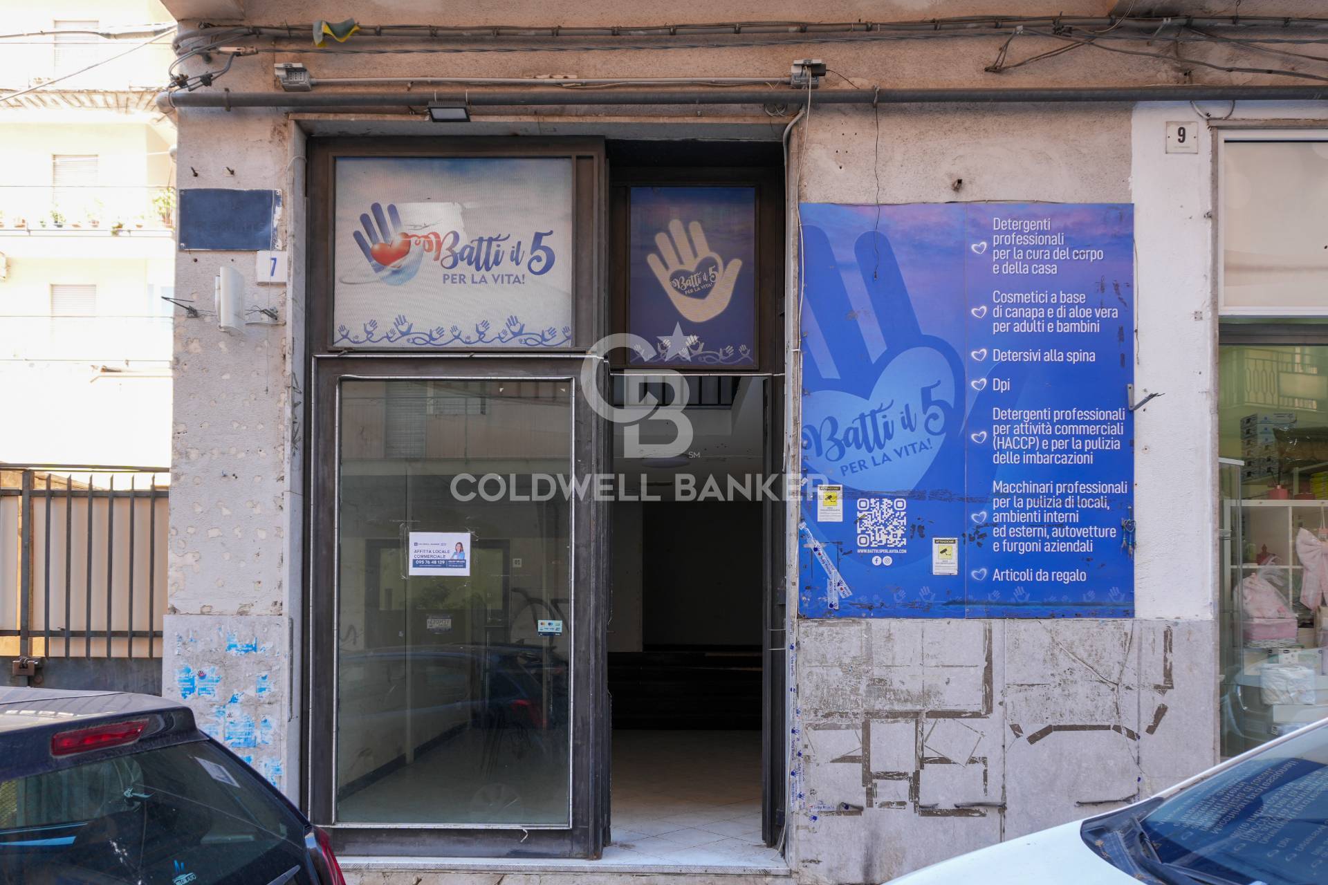 Locale commerciale in affitto a Acireale