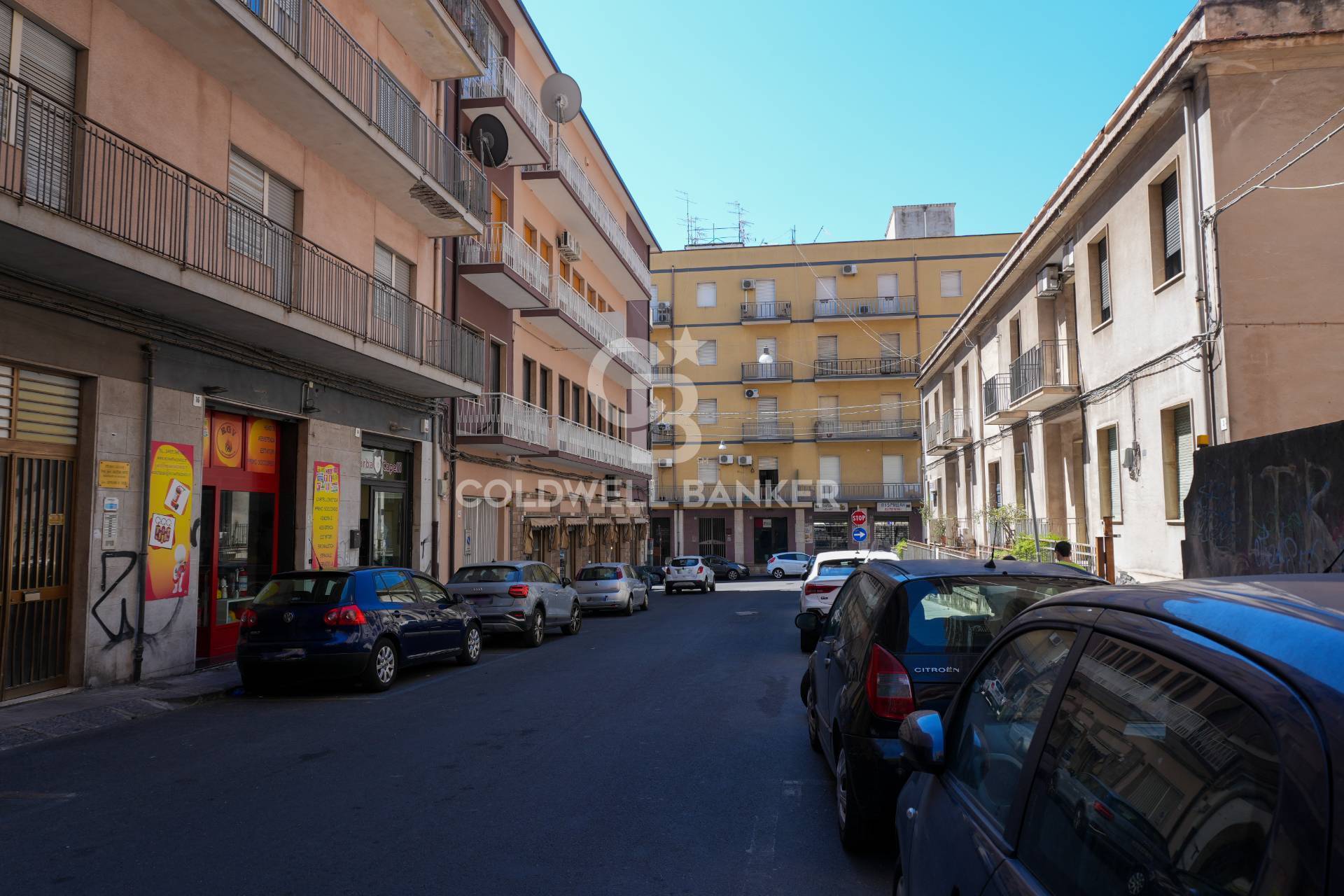 Locale commerciale in affitto a Acireale
