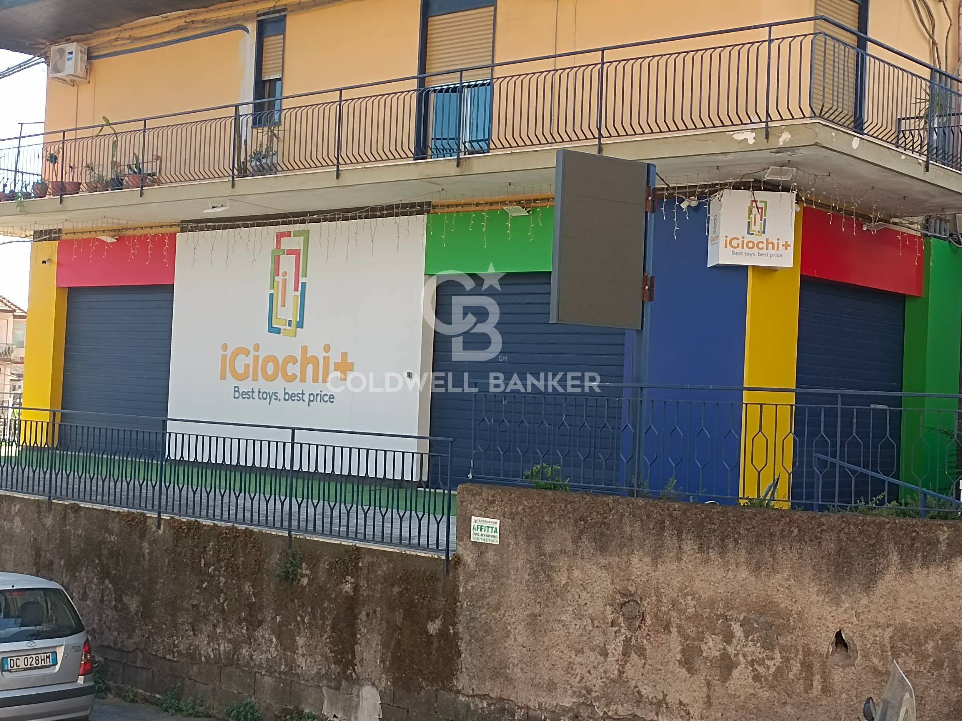 Locale commerciale in vendita a Acireale