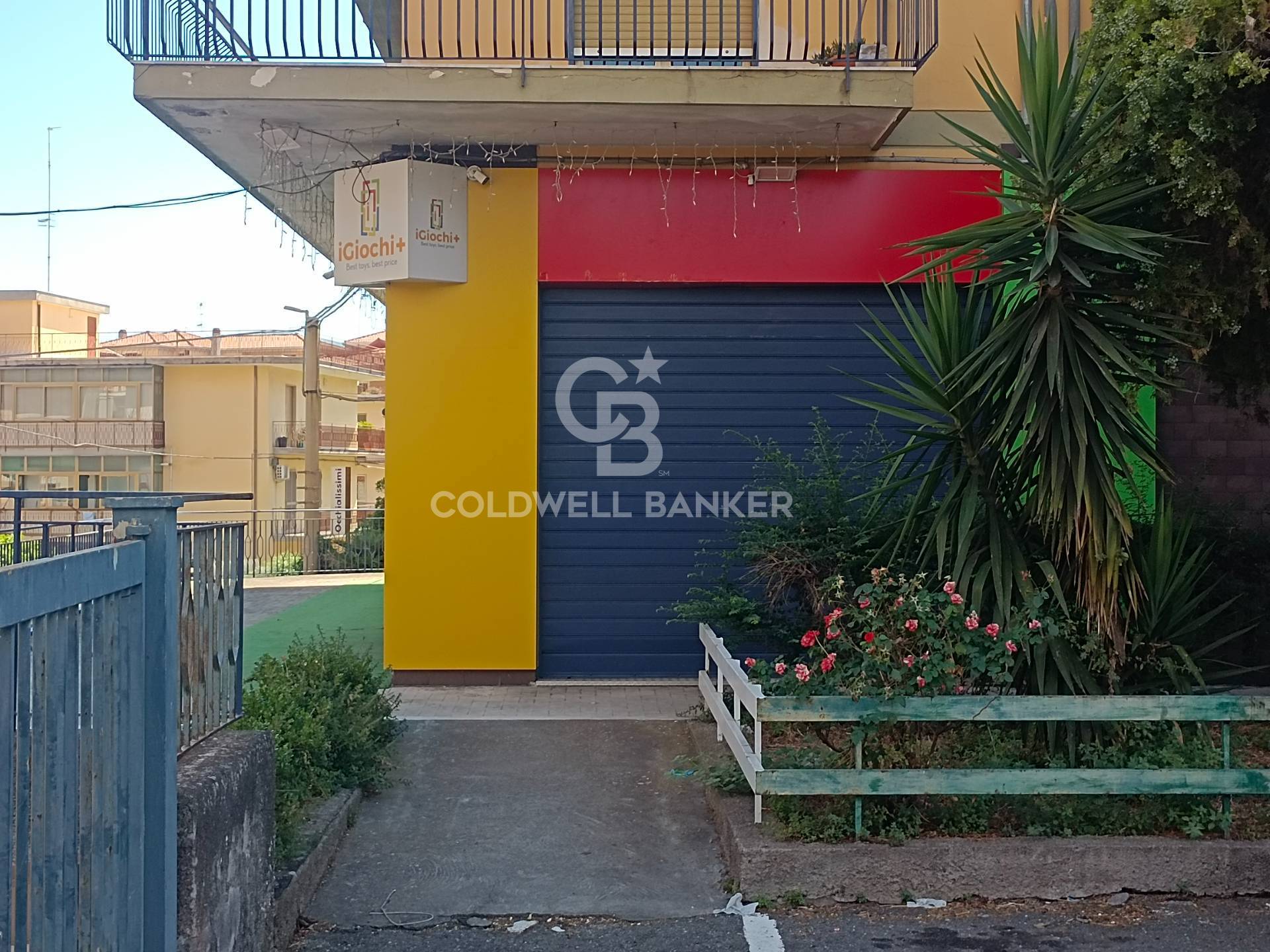 Locale commerciale in vendita a Acireale