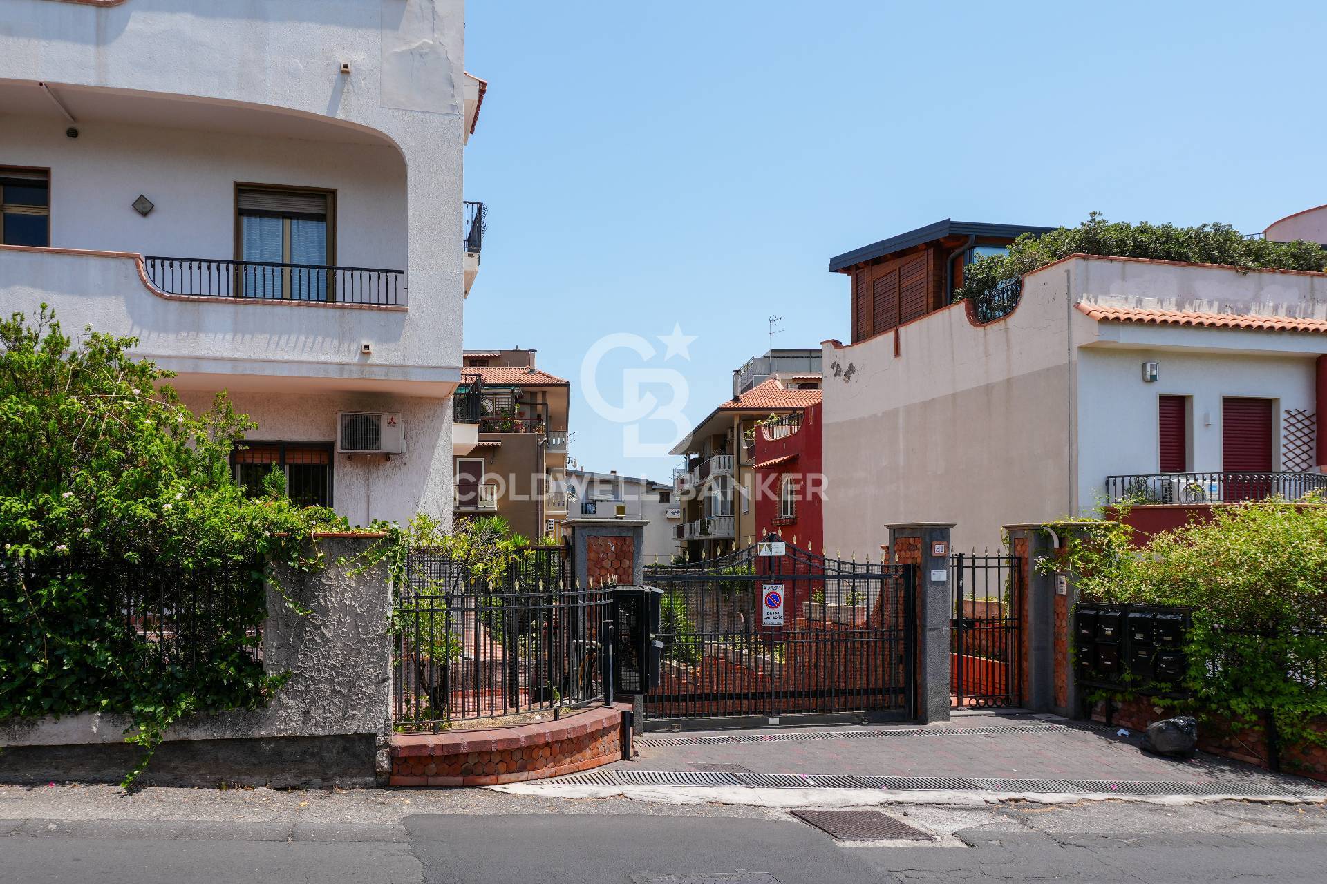 Appartamento in vendita a Aci Castello