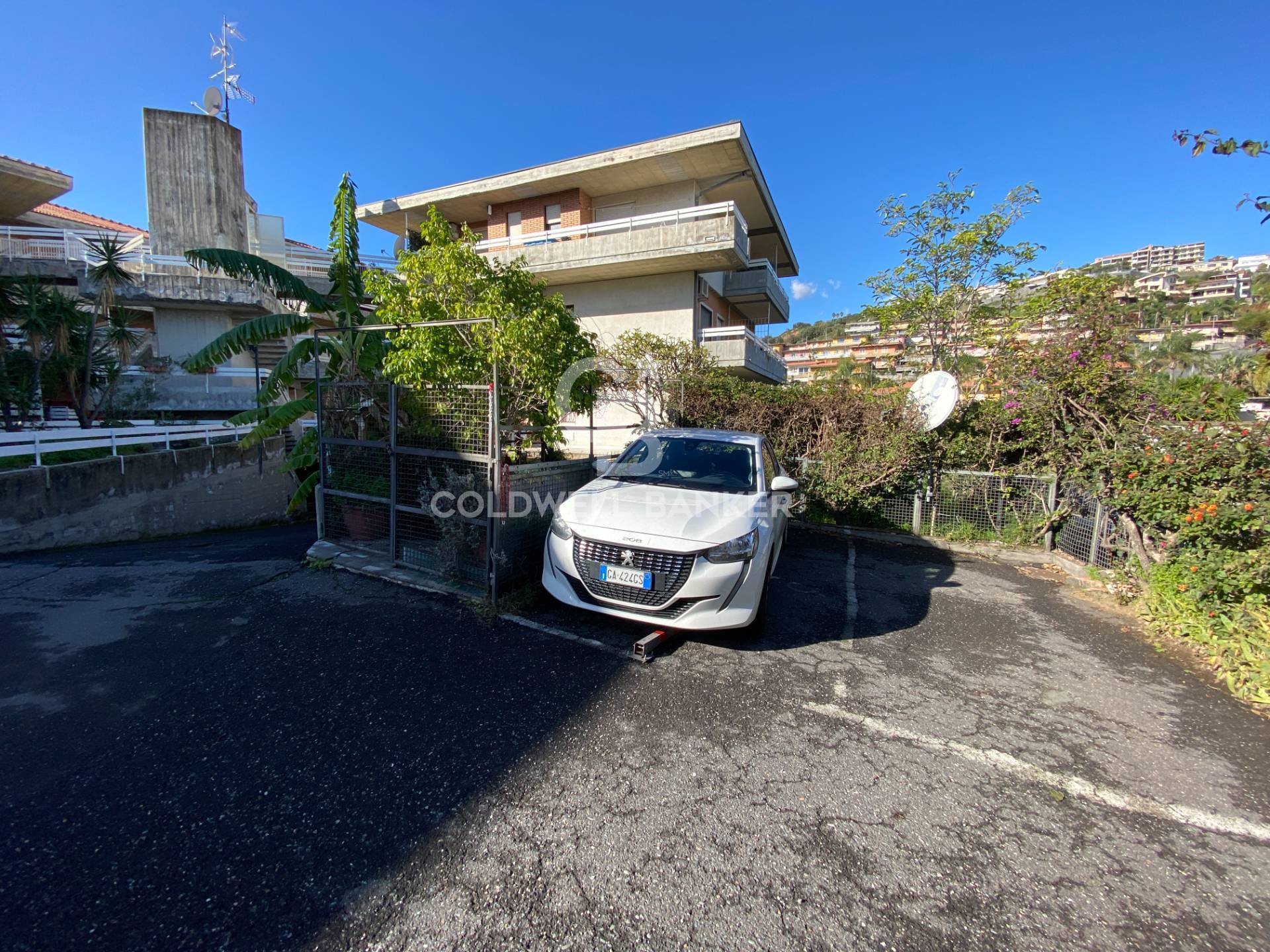 Appartamento in vendita a Aci Castello