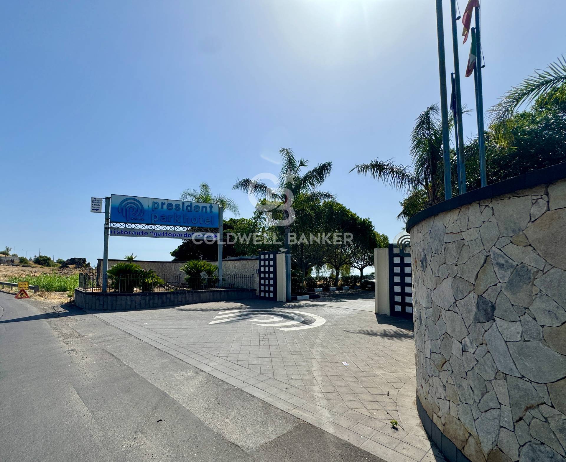 Appartamento in vendita a Aci Castello