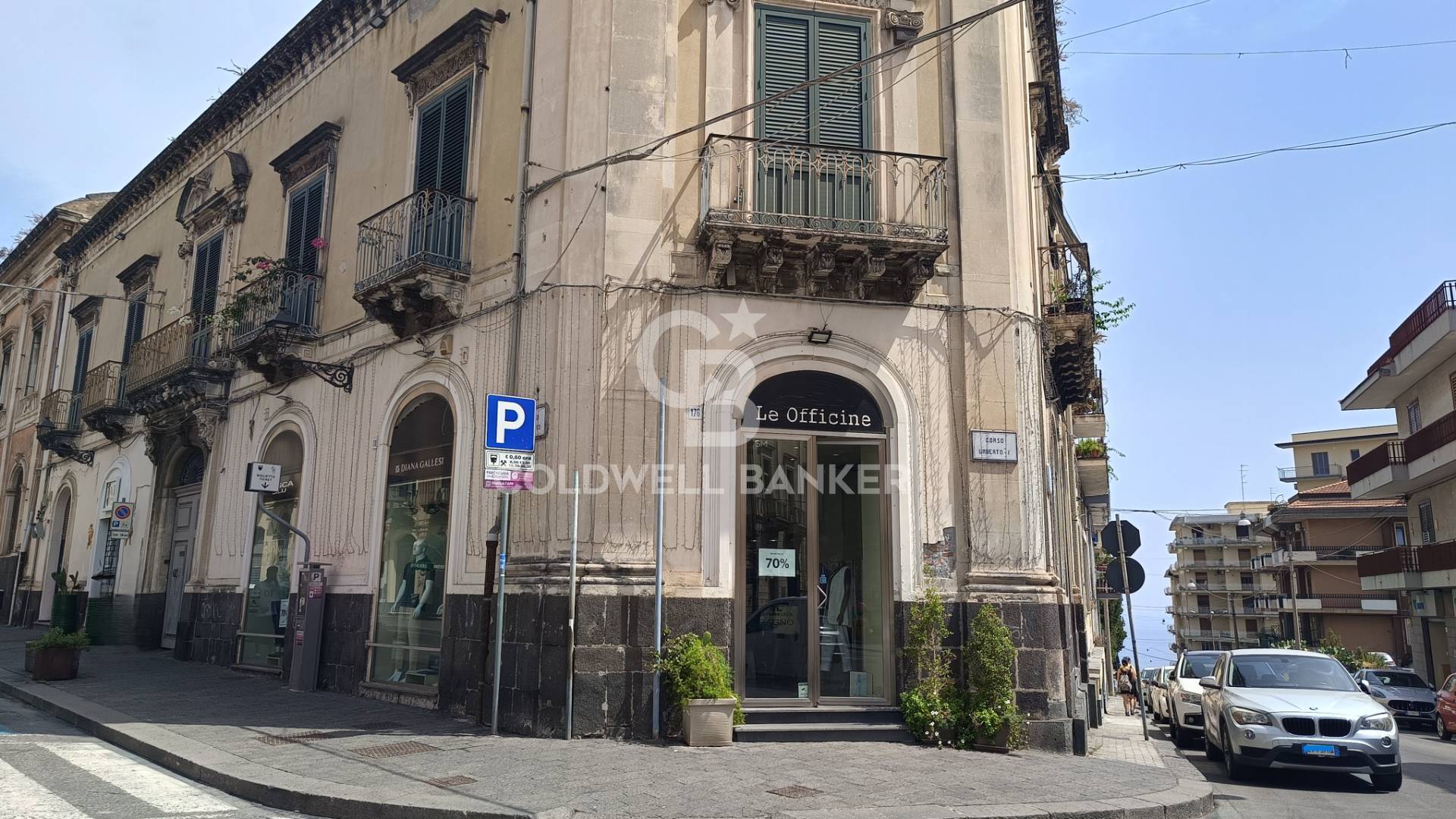 Locale commerciale in affitto a Acireale