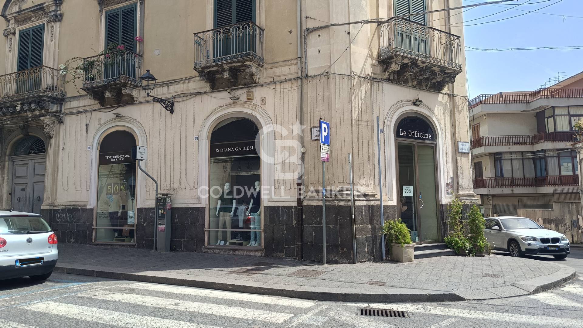 Locale commerciale in affitto a Acireale