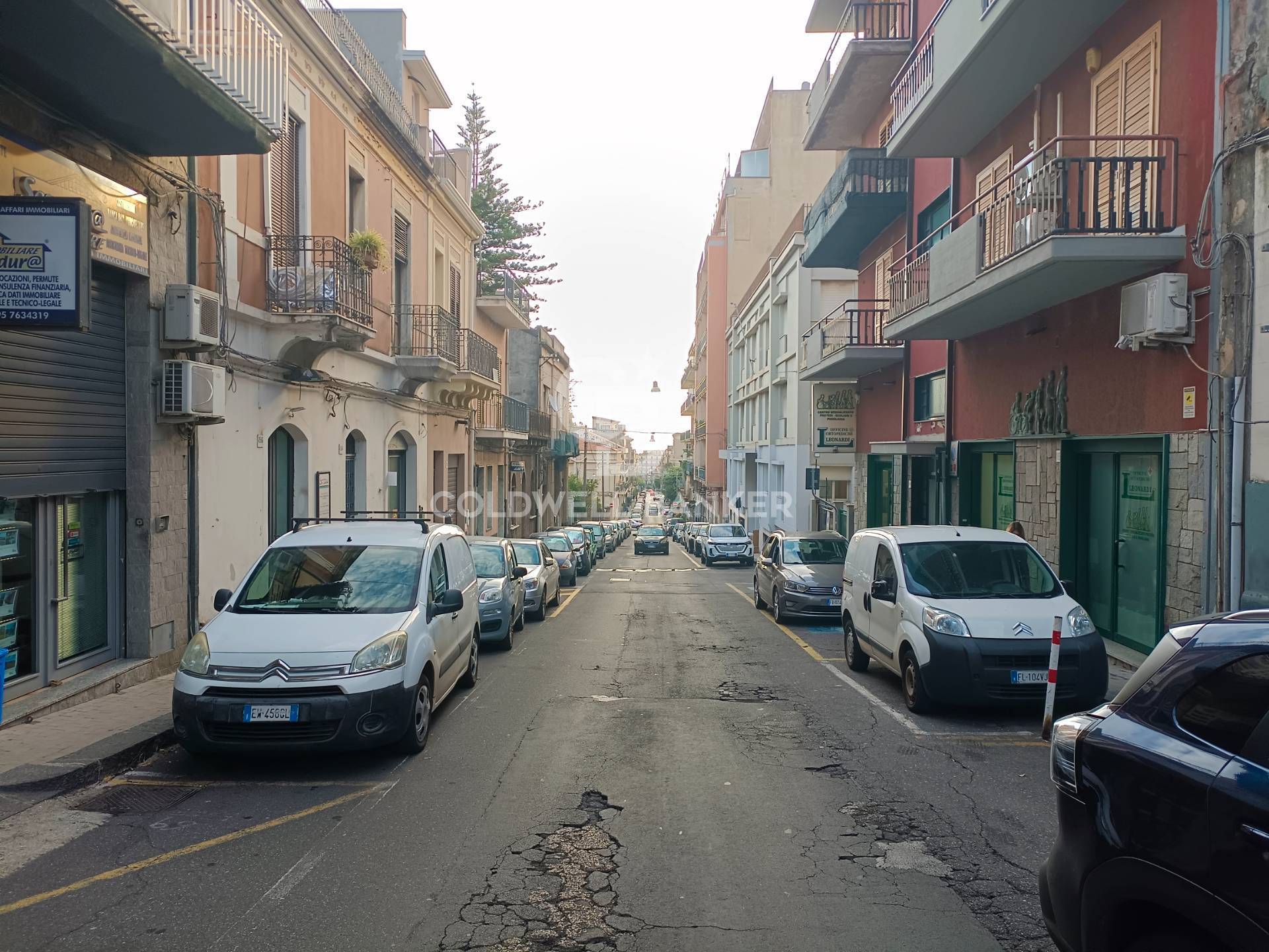 Negozio in affitto a Acireale