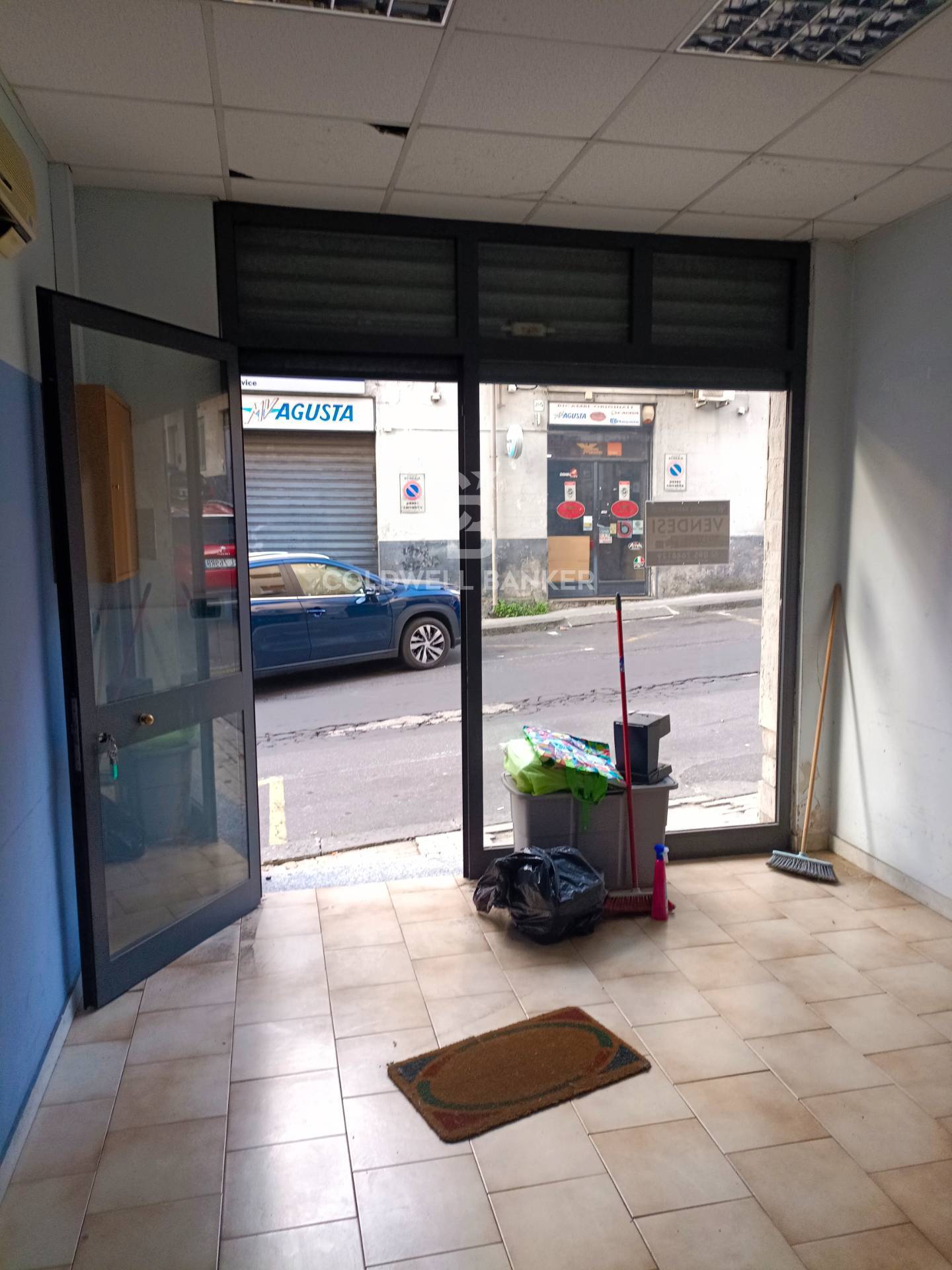 Negozio in affitto a Acireale