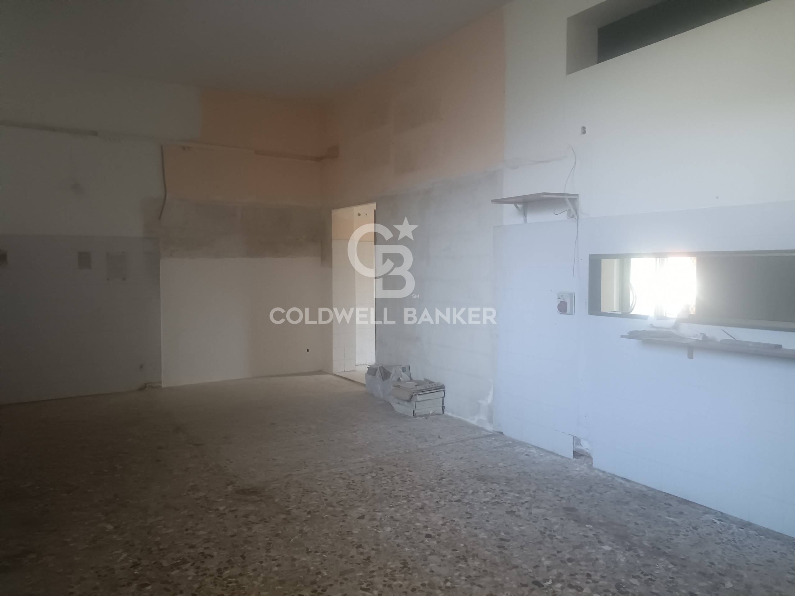 Locale commerciale in vendita a Acireale