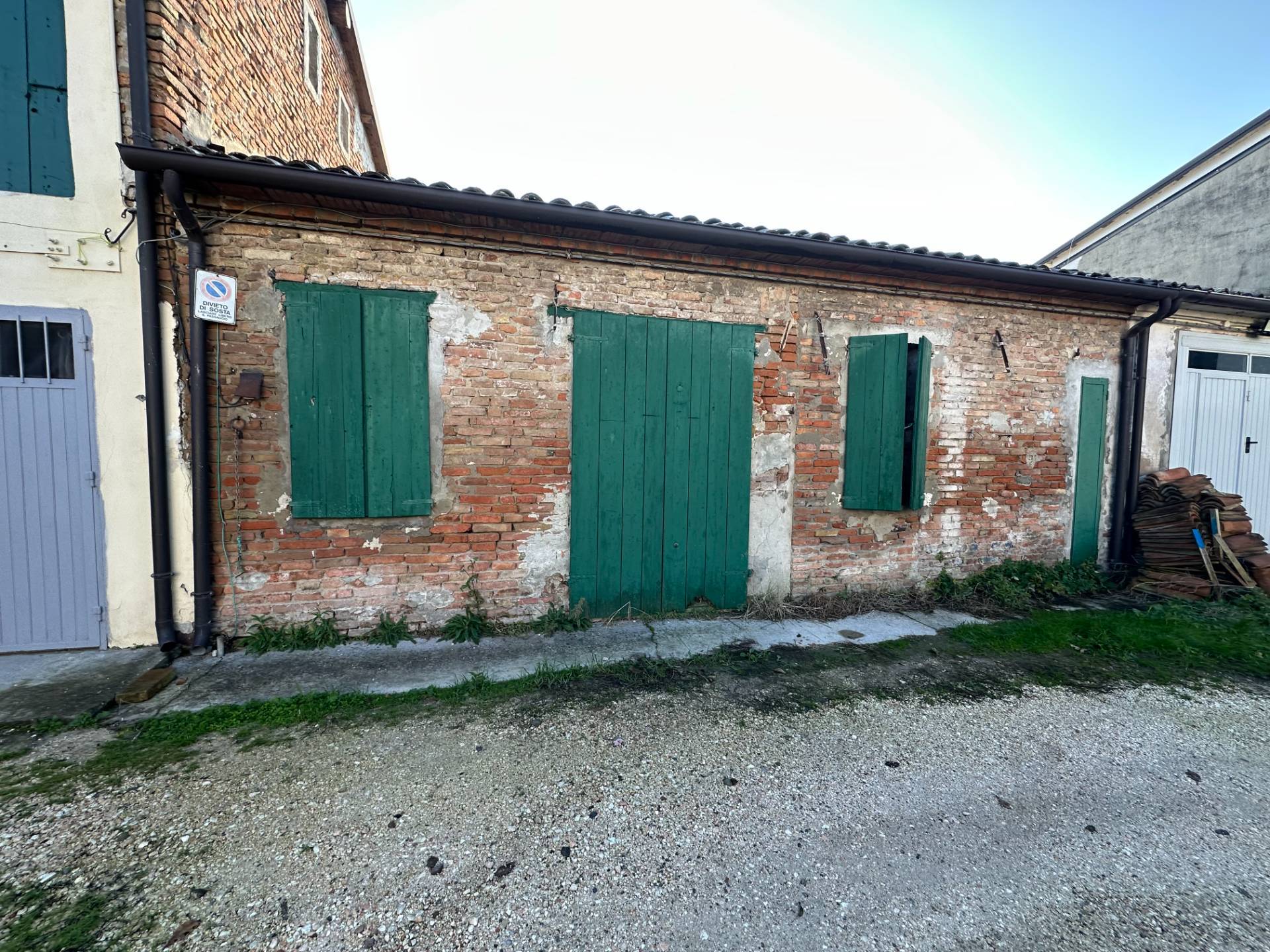 Locale commerciale in vendita a Concordia sulla Secchia, Santa Caterina di Concordia